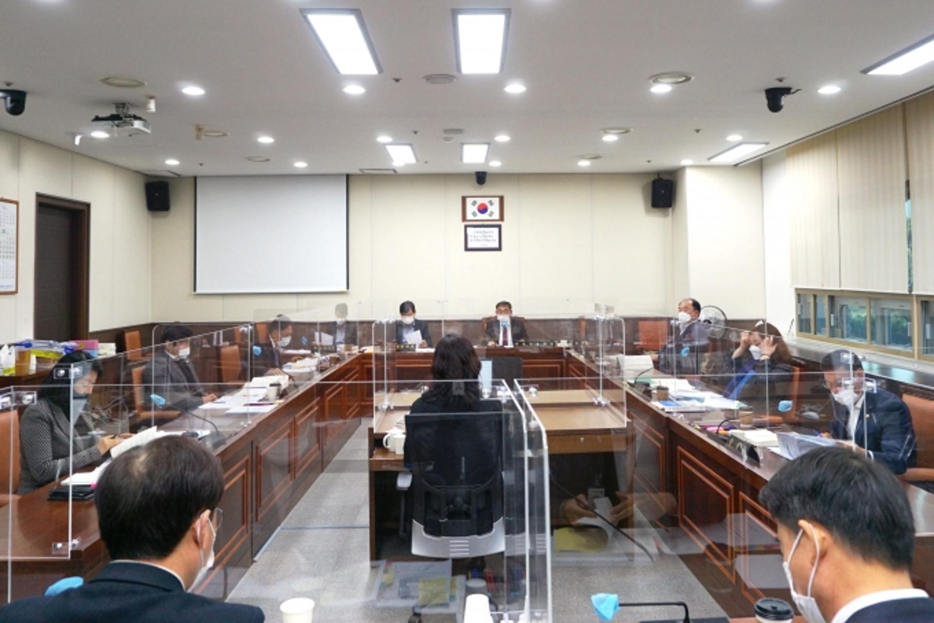 용인시의회 자치행정위, 행정사무감사 1일차 자치행정실 행정사무감사 실시