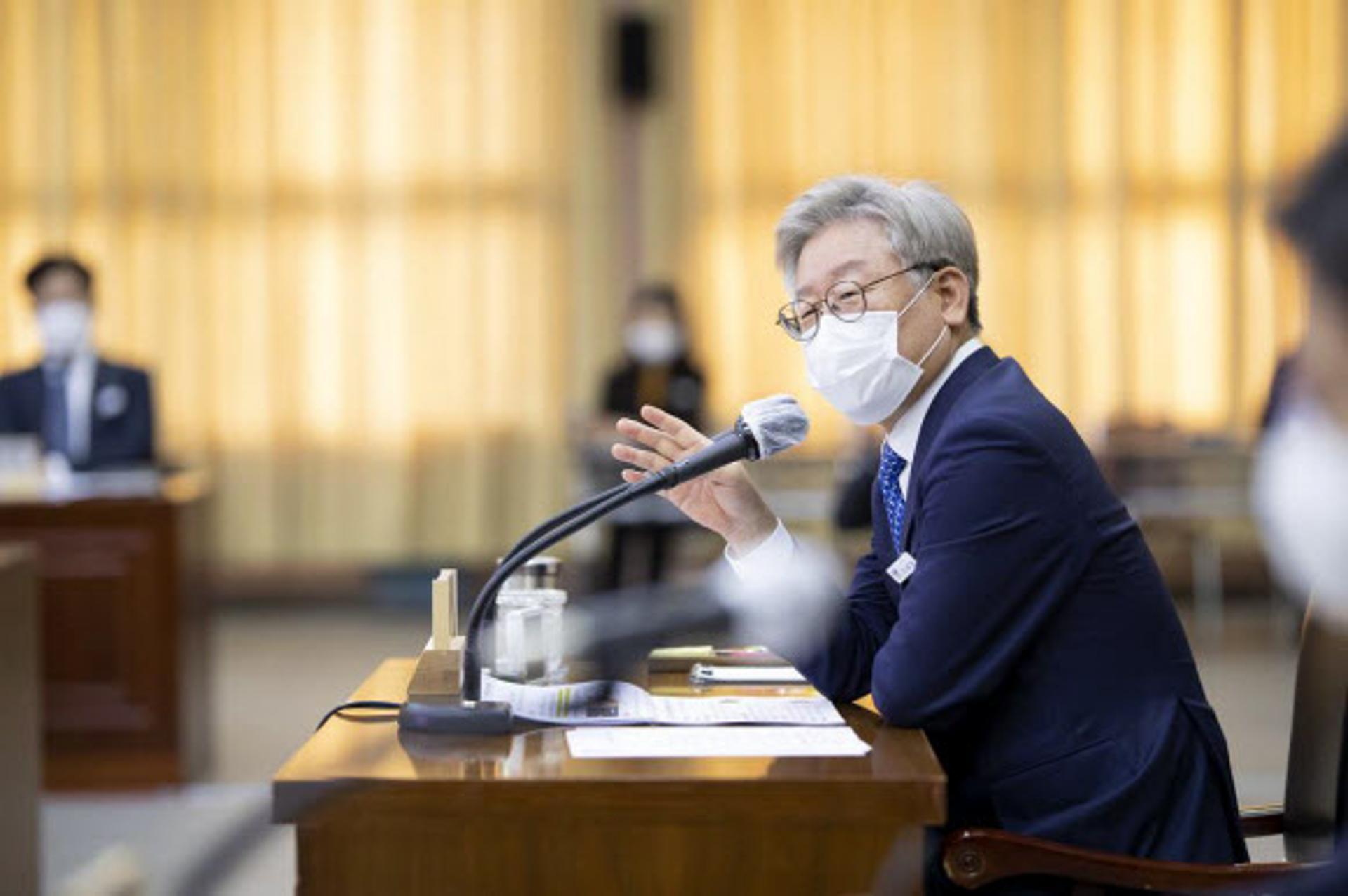 '선별적 재난지원금' 논의에 이재명 "경기도만이라도 지역화폐로 지급"