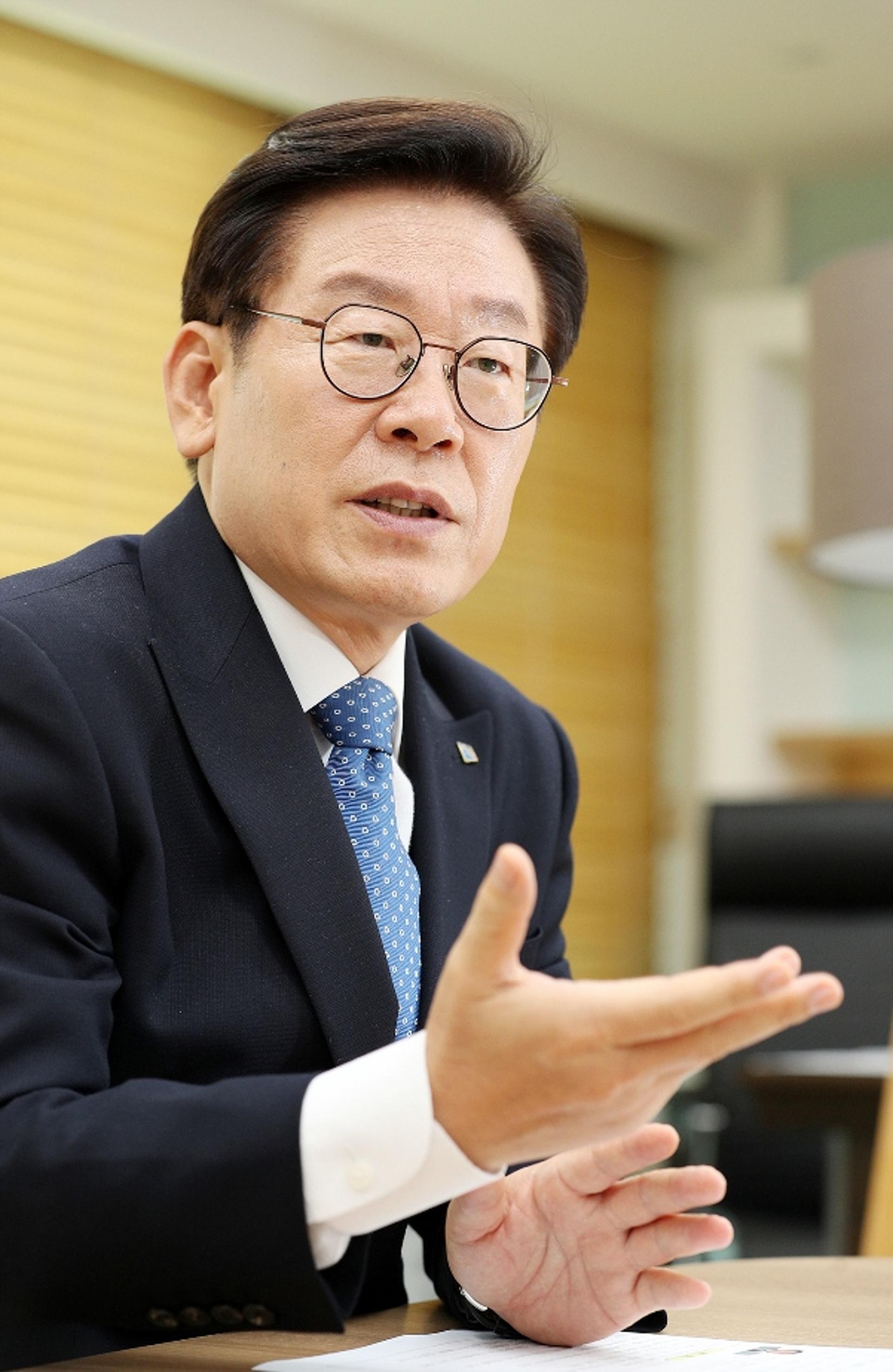 이재명 "3차 재난지원금, 지역화폐 방식의 전국민 보편 지급" 호소