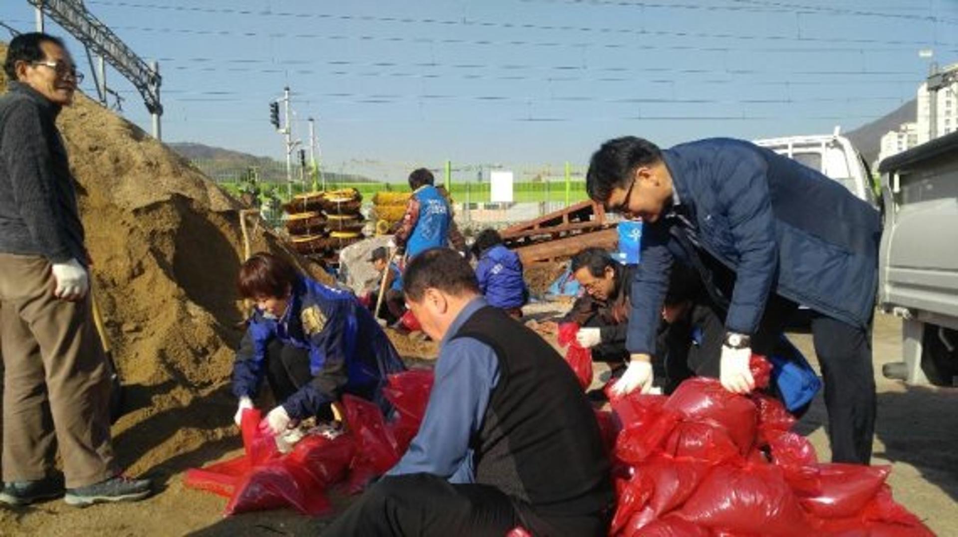 남양주시 수동면 제설봉사단, 설해대비 모래주머니 제작·비치