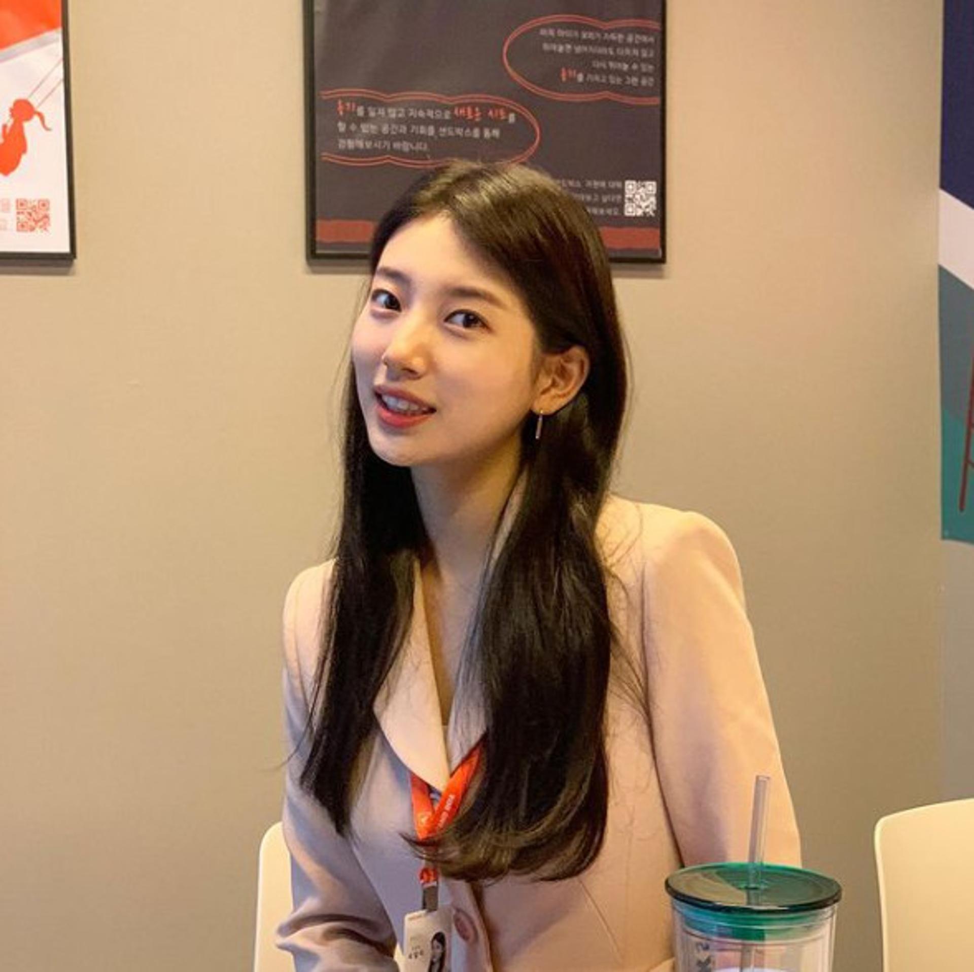 매일매일 ‘예쁜 수지’… 과즙미 팡팡 미모 공개