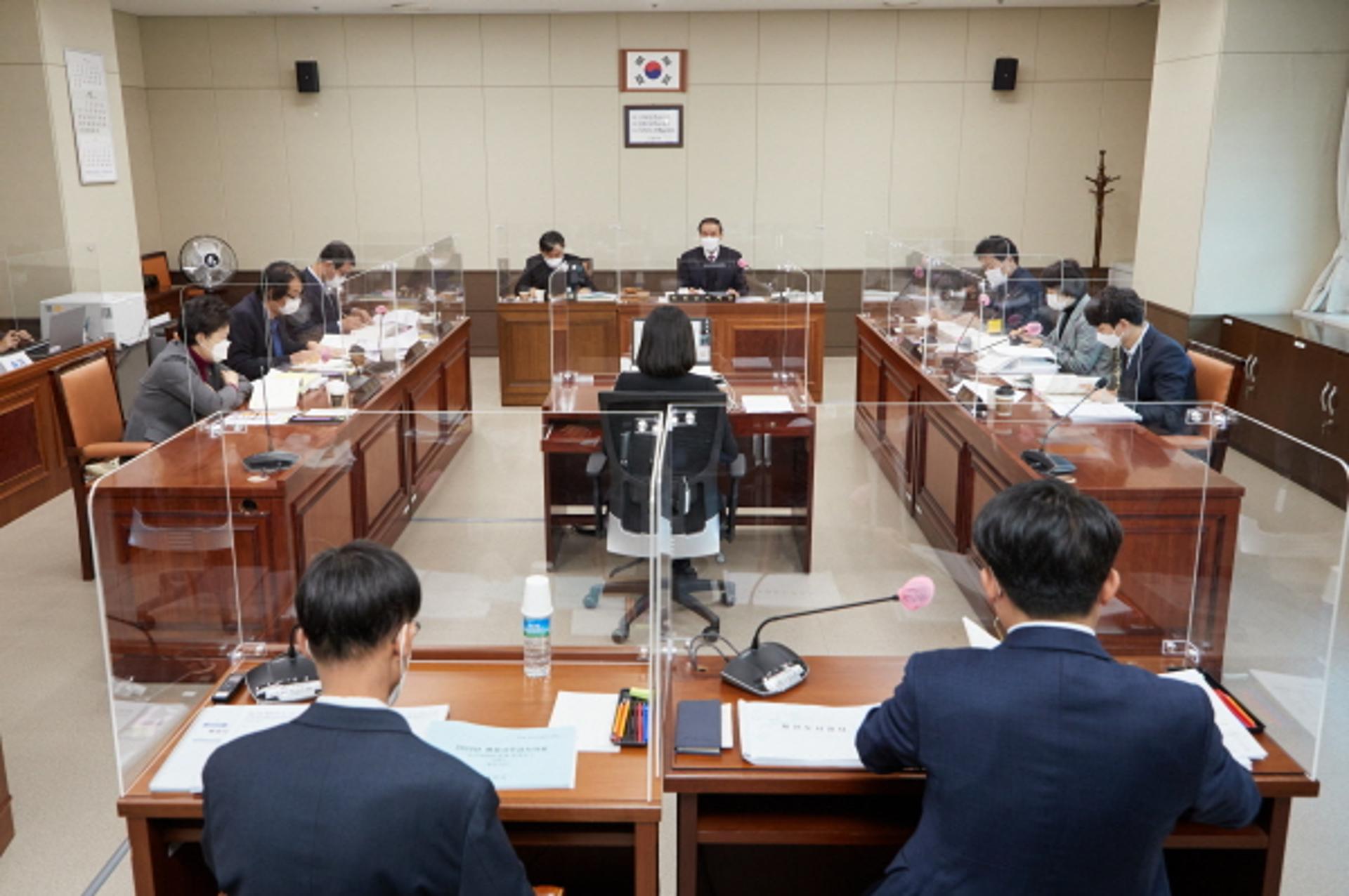 용인시의회 도시건설위원회, '행정사무감사 9일차' 강평 실시