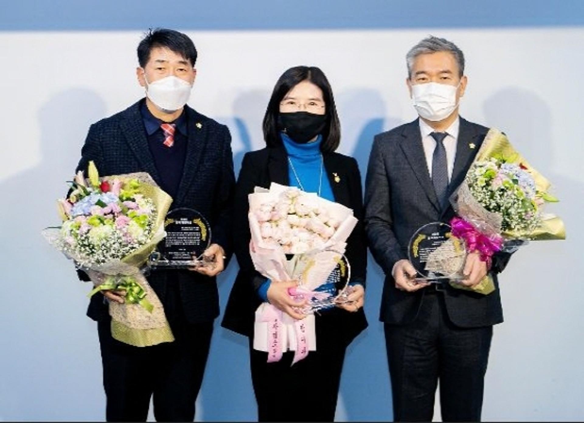 엄정룡·배정수·조오순 화성시의회, '제9회 홍재의정대상' 수상