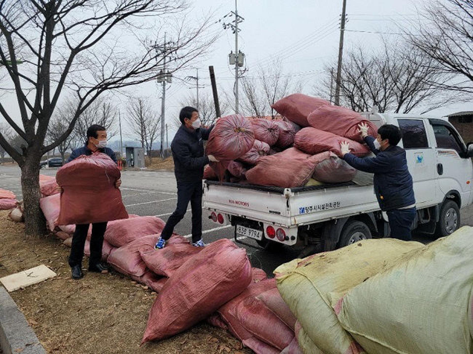 양주시시설관리공단, '수거낙엽' 관내 농가 무상공급