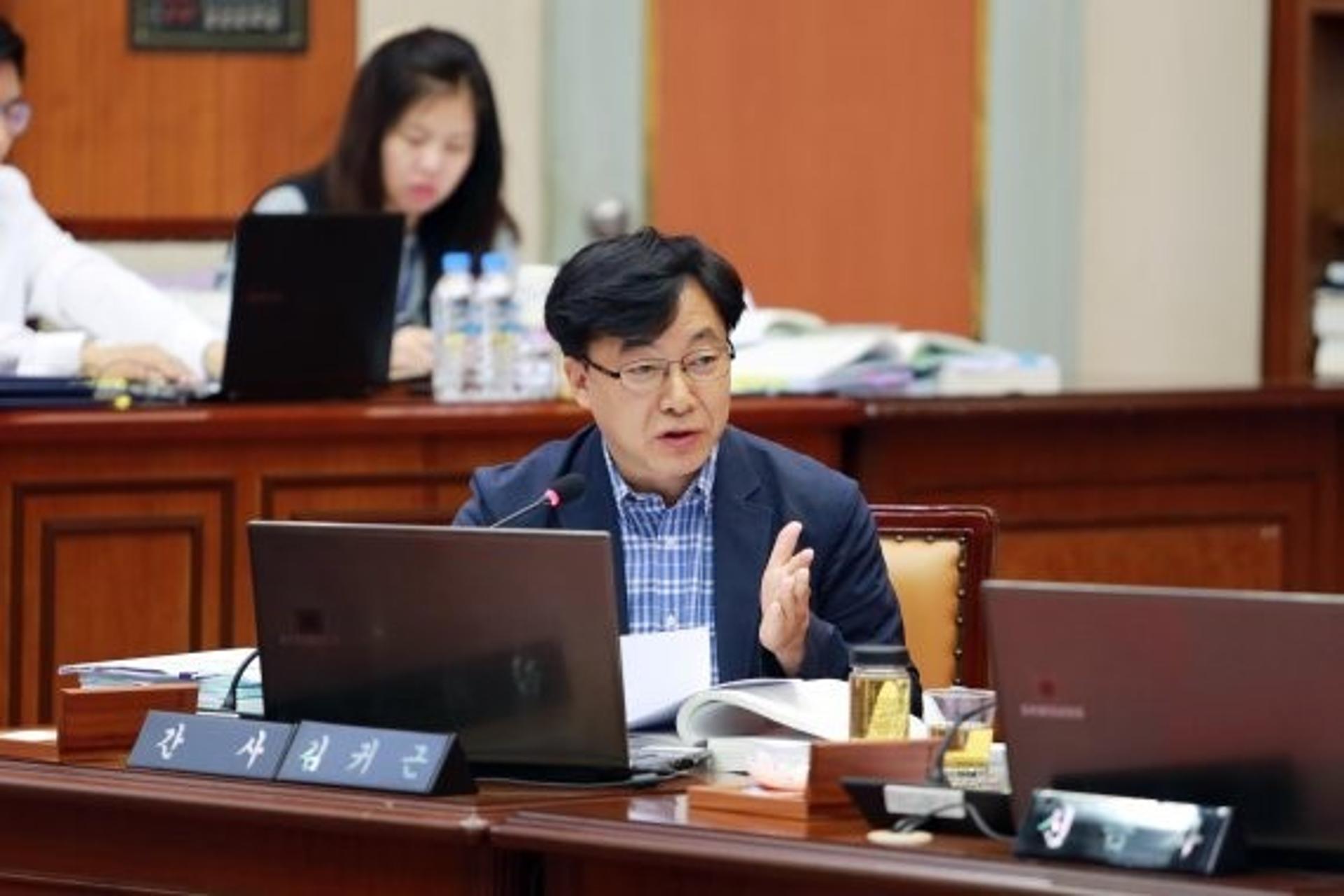 김귀근 군포시의원, 유기동물 관련 조속한 처리 요구