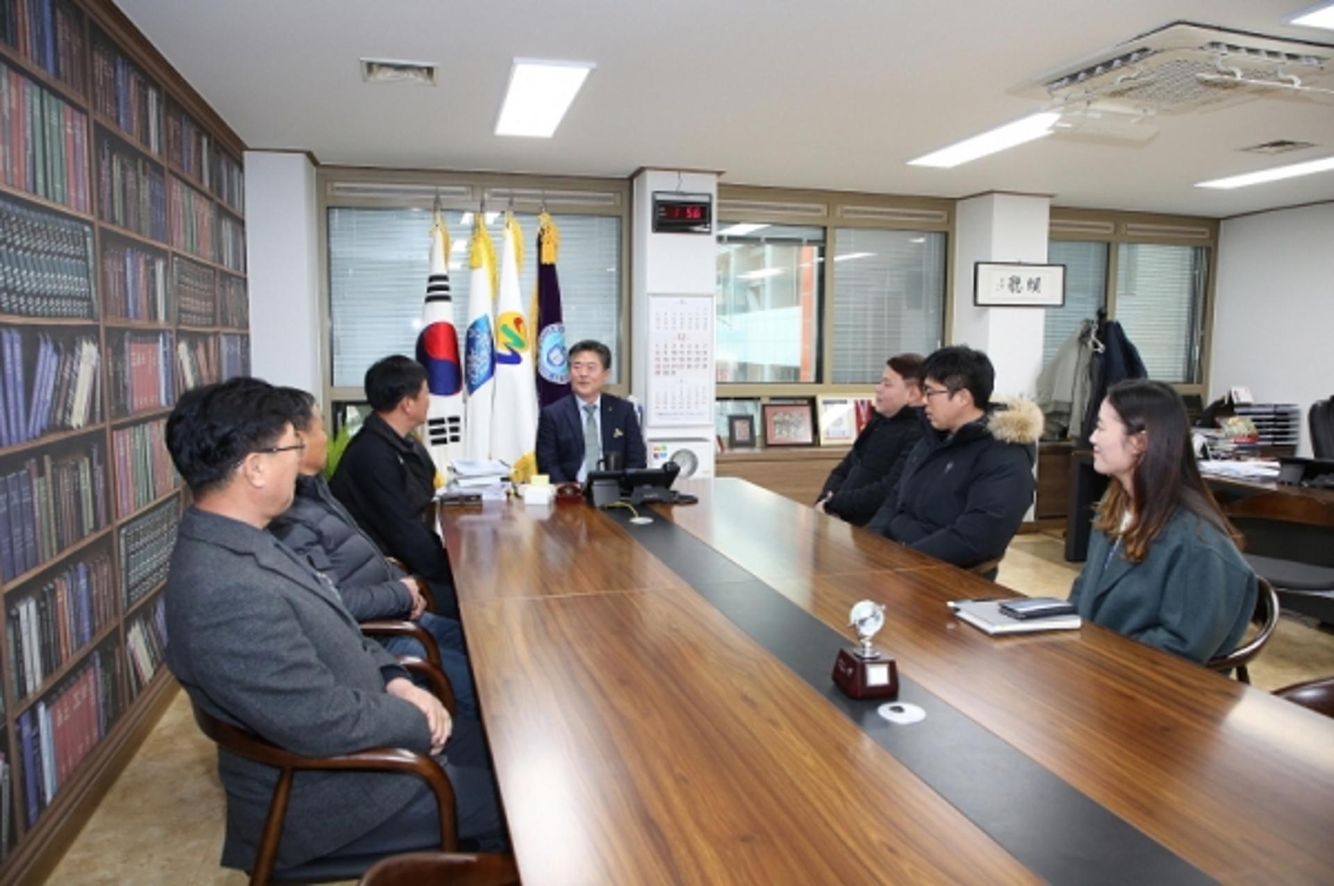 (사)대한한돈협회 연천지부, 한돈사랑 장학금 연천군에 전달