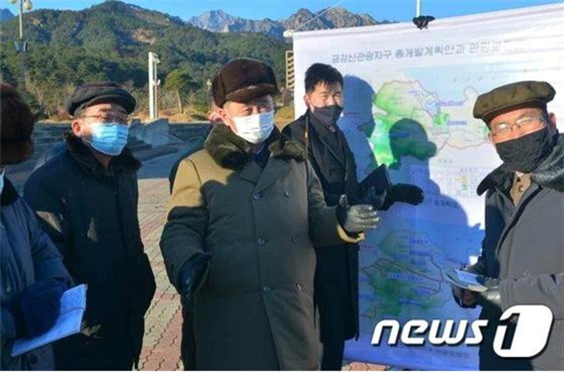 금강산 찾은 북한 내각총리 “남측 시설 들어내고 우리 식으로”