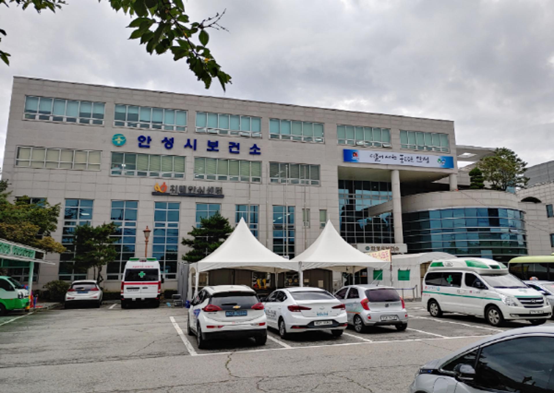 안성시, ‘코로나19 안성맞춤 안심식당’에 방역물품 지원