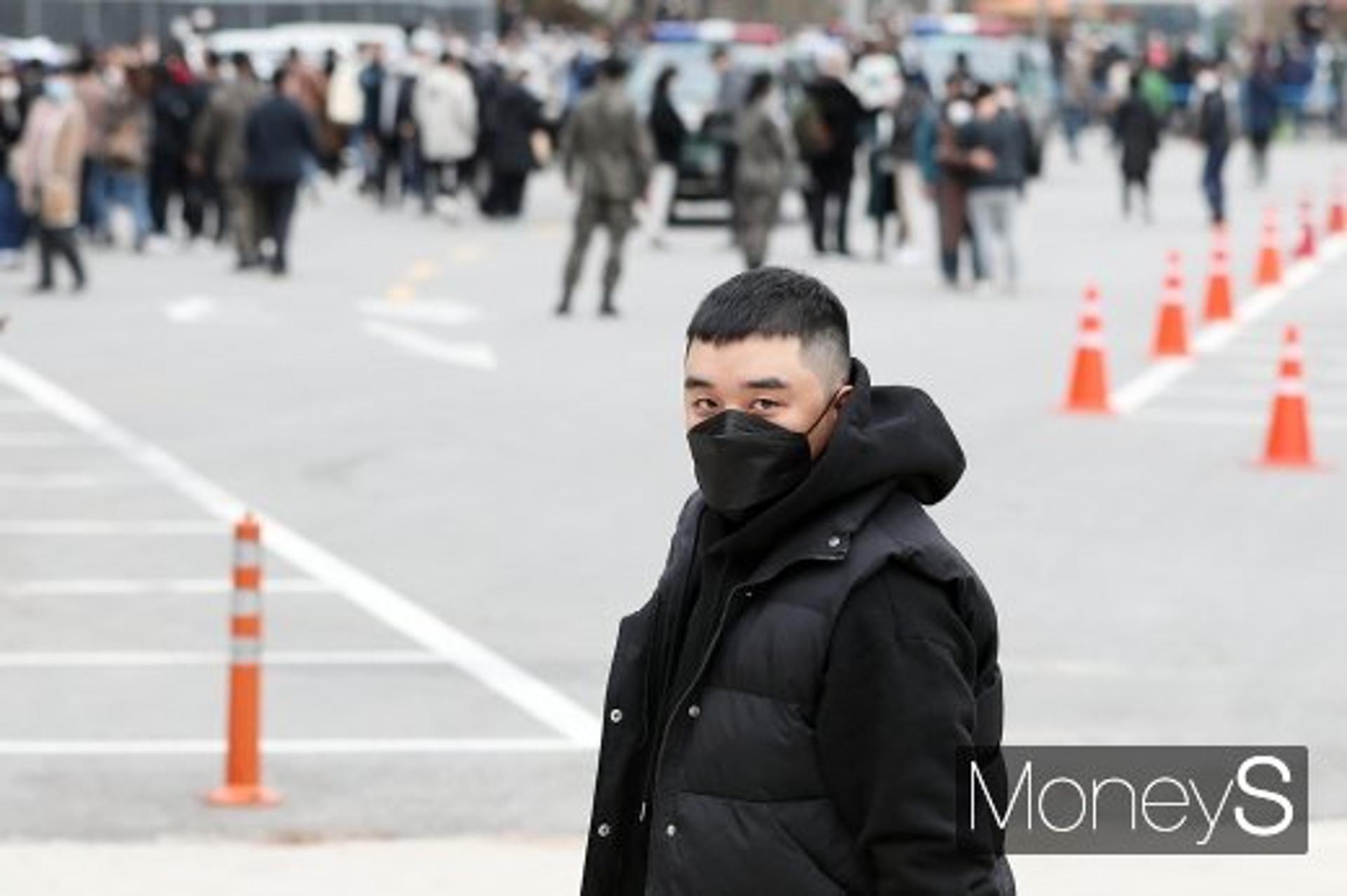 '성매매 알선·상습도박' 승리, 5차 군사재판 쟁점은?