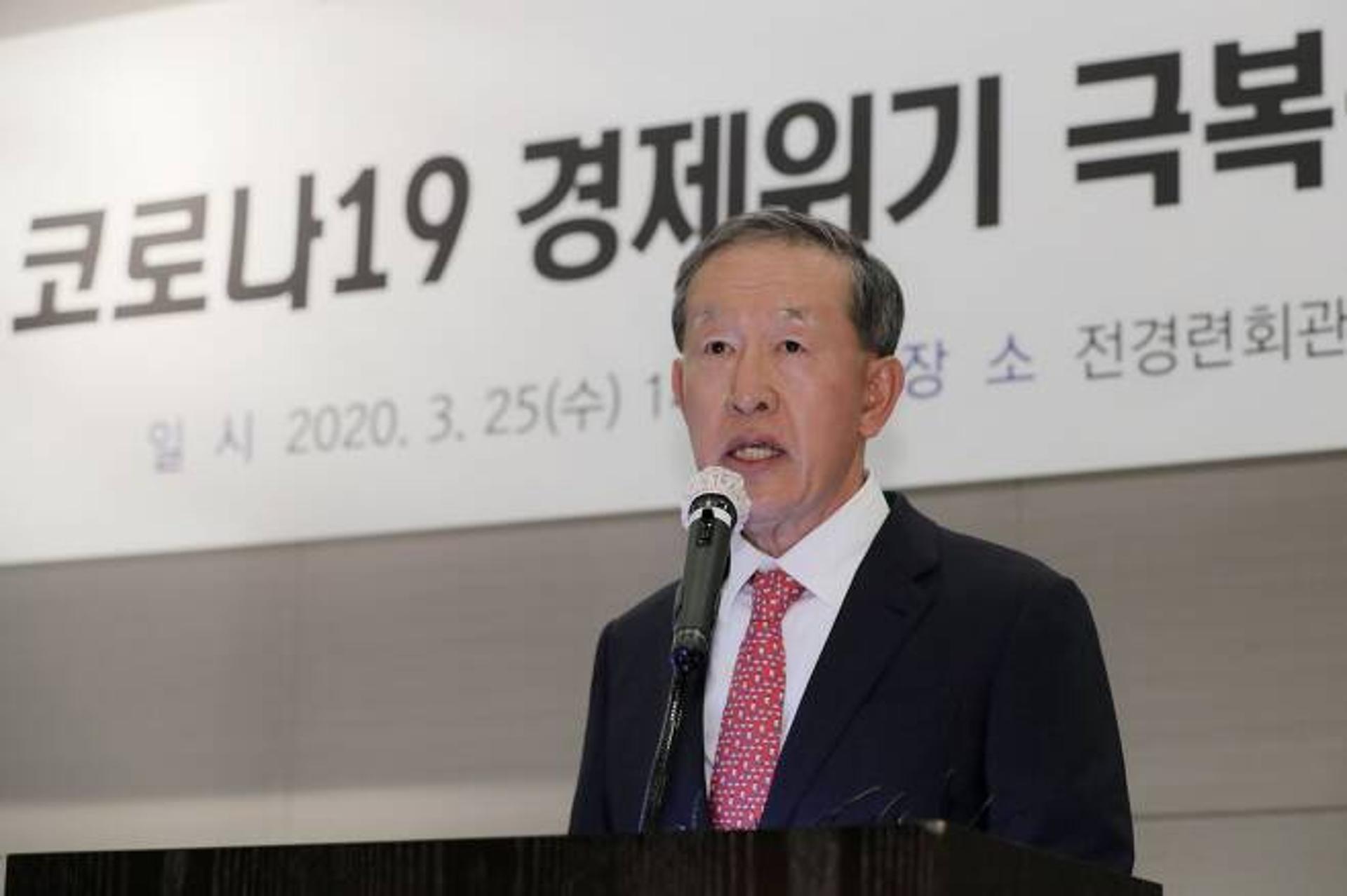 허창수 “새해 경제 ‘생사기로’에… 국민·기업·정부 삼위일체 돼야”
