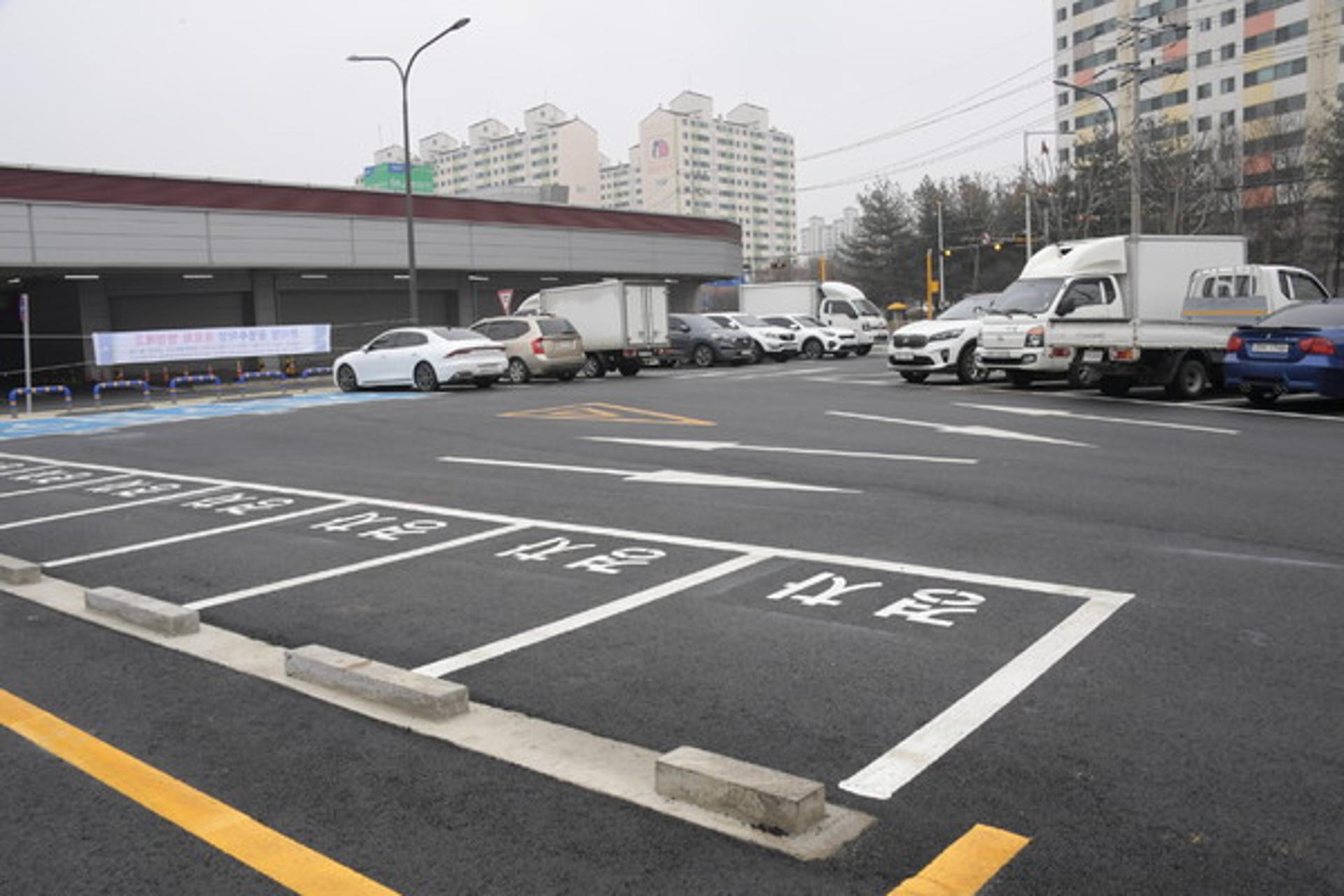 동두천시, 큰시장 공영주차장 완공…전통시장 활성화 기대