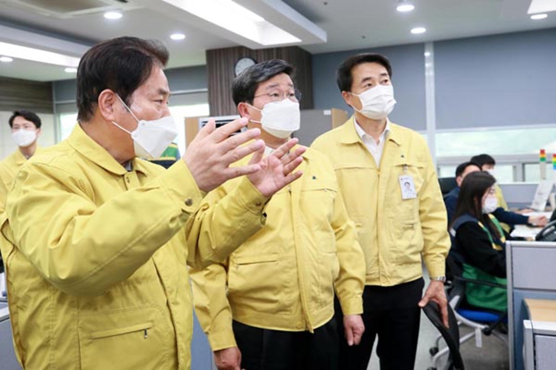 백군기 용인시장 "코로나19 조기종식 위해 지자체 힘 보탤것"