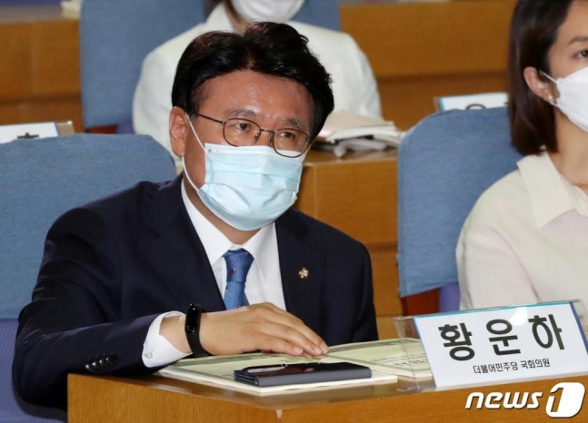 황운하 의원, 방역수칙 지킨 것으로 결론… 옆 테이블과 따로 출입