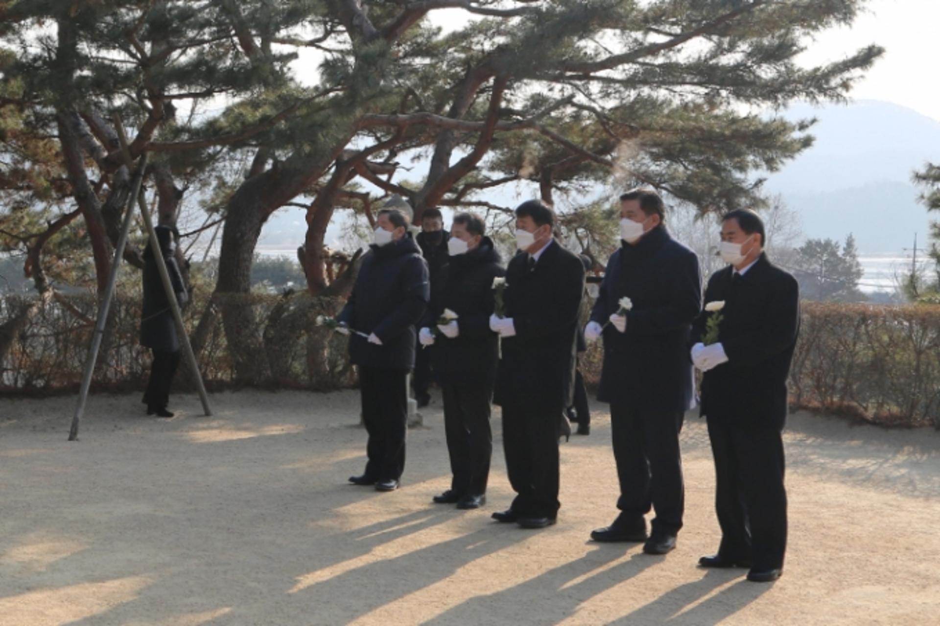 남양주시의회, 현충탑·다산묘역 참배…새해 첫 공식 의정활동 돌입