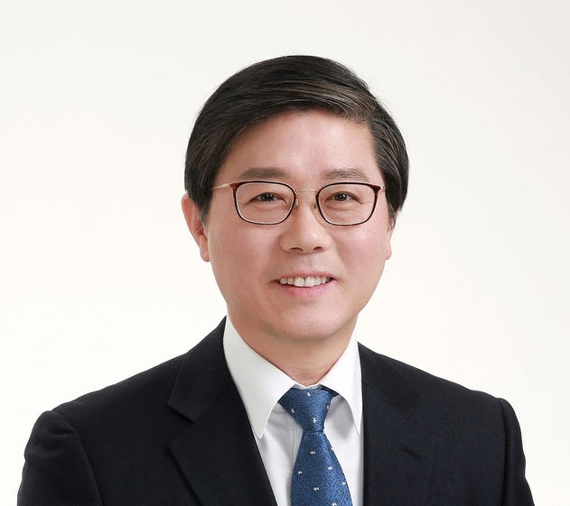 변창흠 "국민이 분양 원해"… 공공임대 주장하던 정부 물러서나