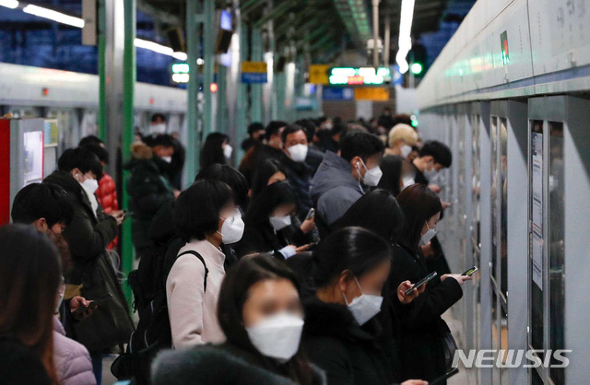 1호선·4호선 전동차 고장 '복구완료'… 출근길 대란