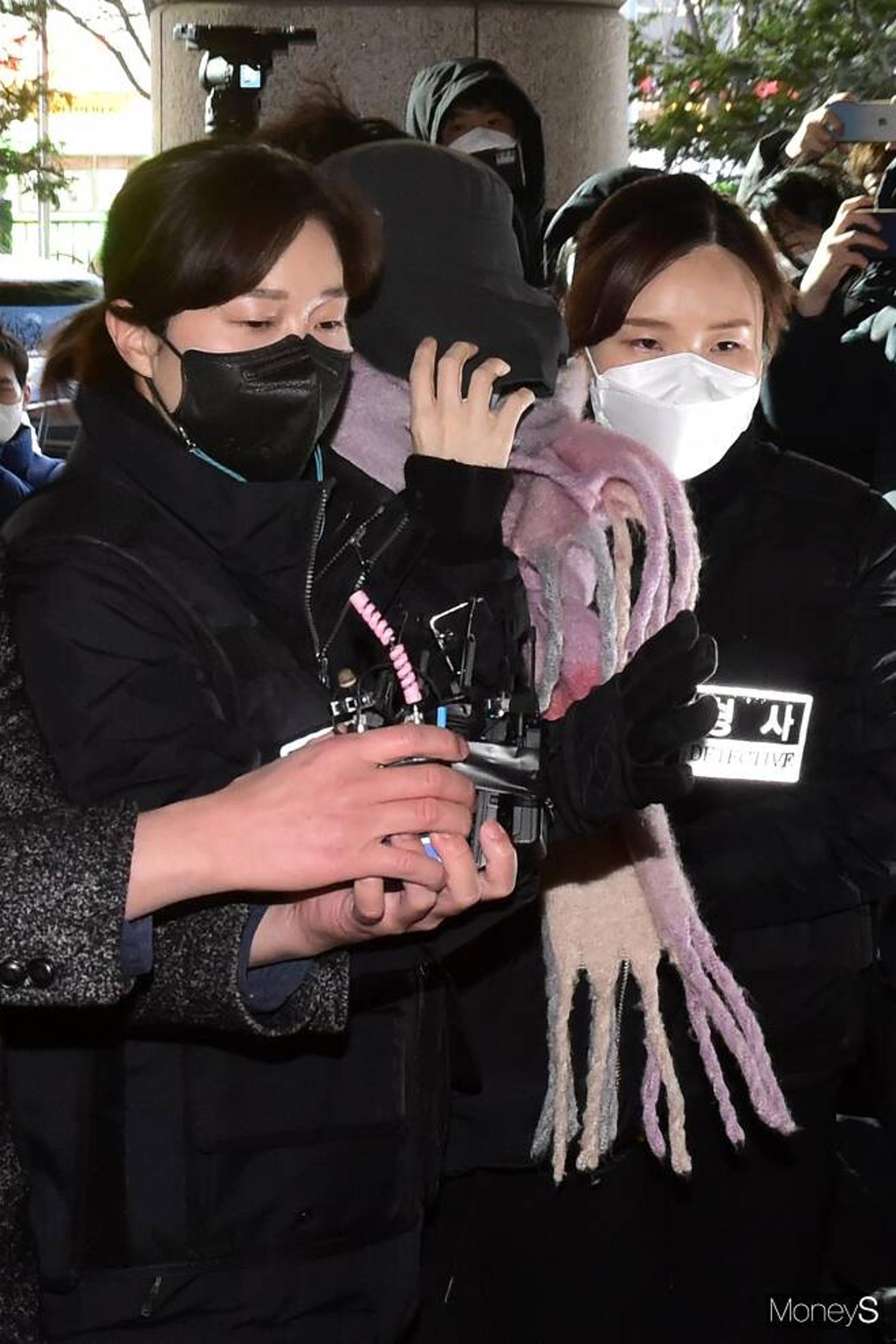 황하나 영장실질심사 출석… 집행유예 기간에 마약투약 의혹