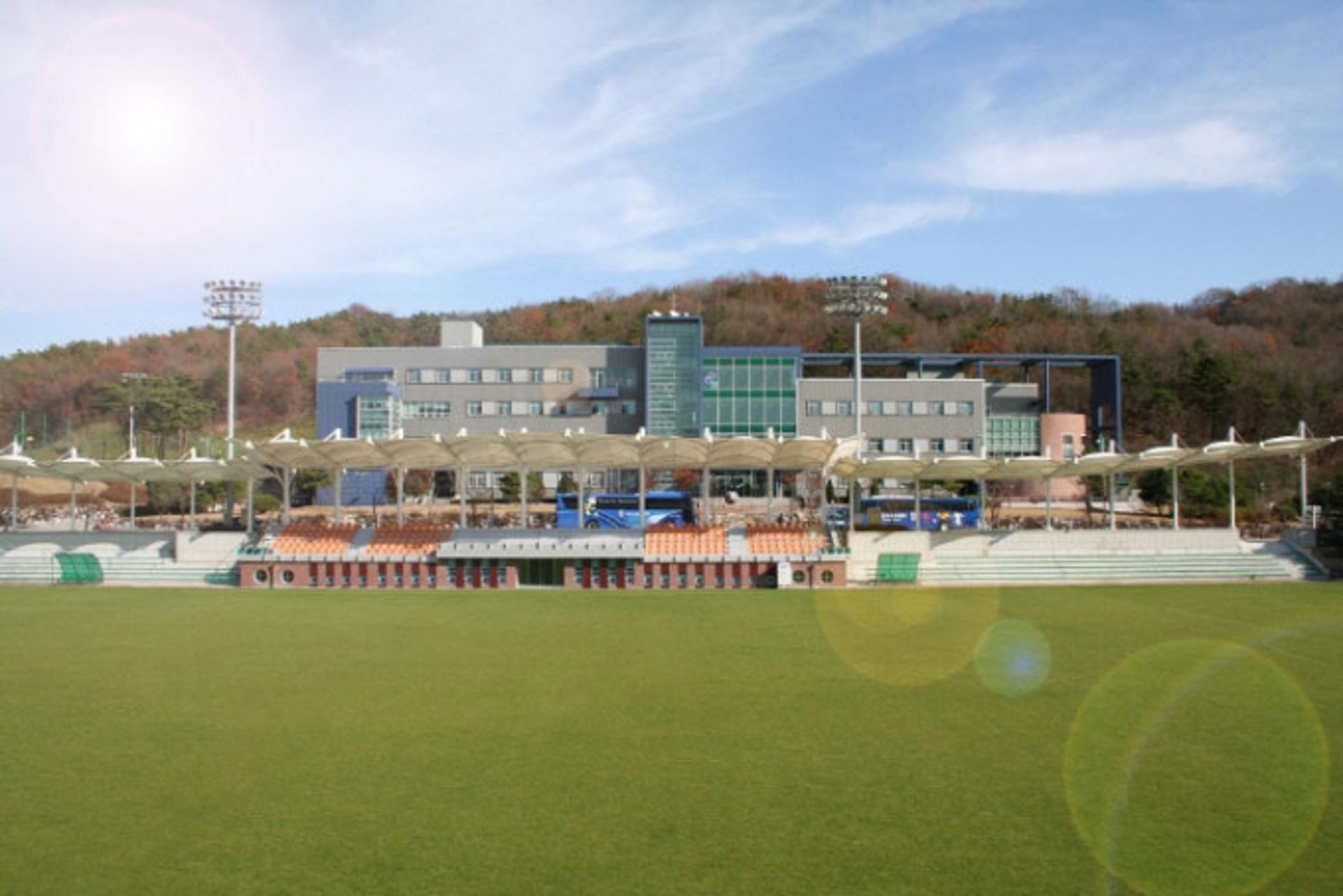 용인시축구센터 U18 덕영팀 선수 9명 축구명문대에 골인