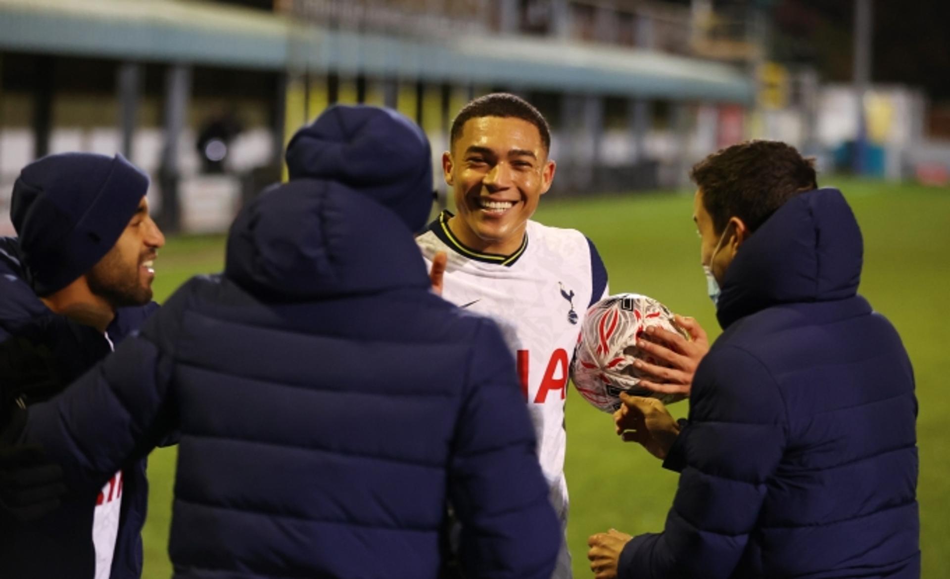 ‘손흥민 꿀맛 휴식’… 토트넘, 8부리그 마린에 5-0 대승