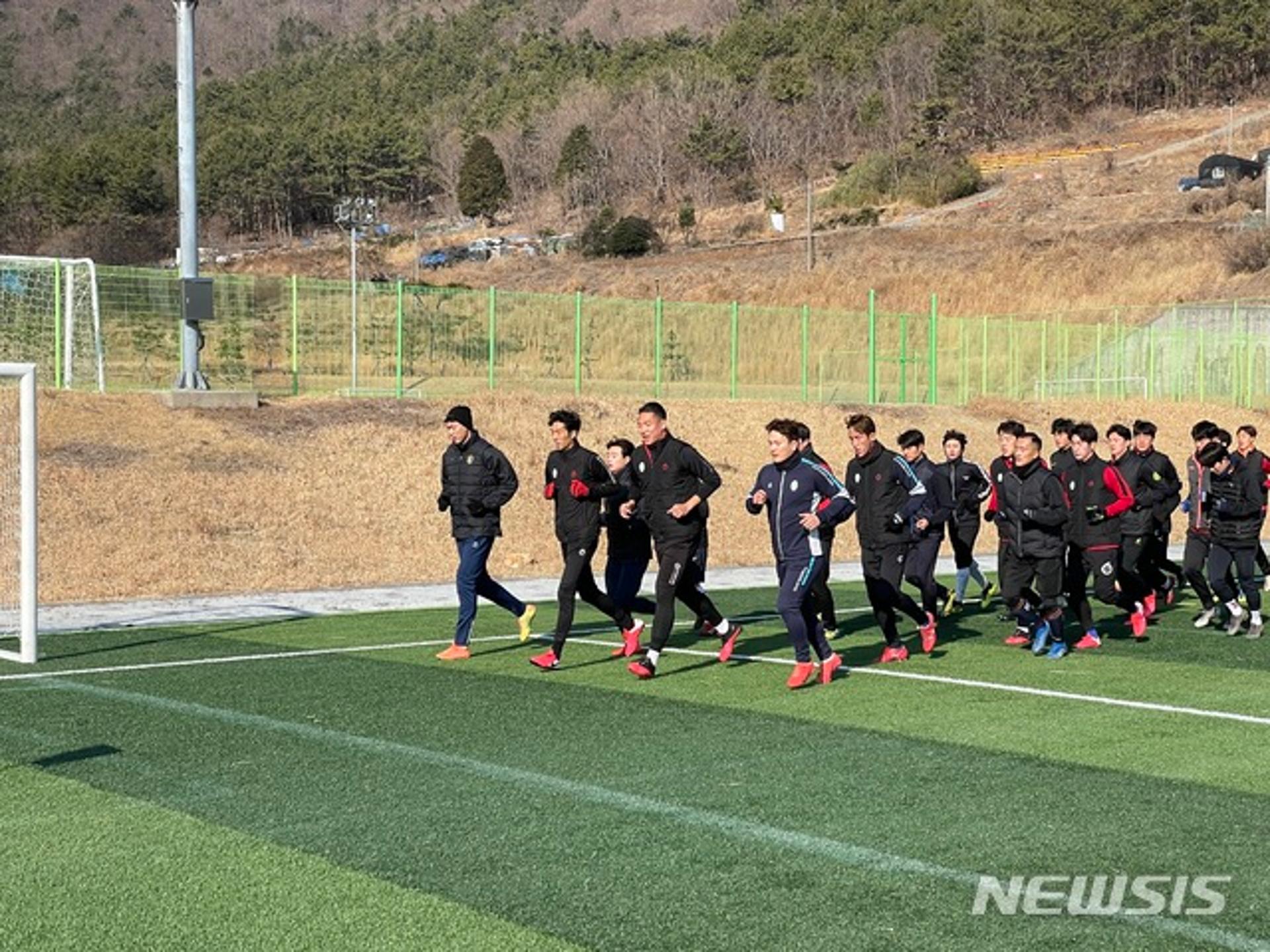 고정운 감독이 이끄는 김포FC, 재단 출범 후 첫 전지훈련