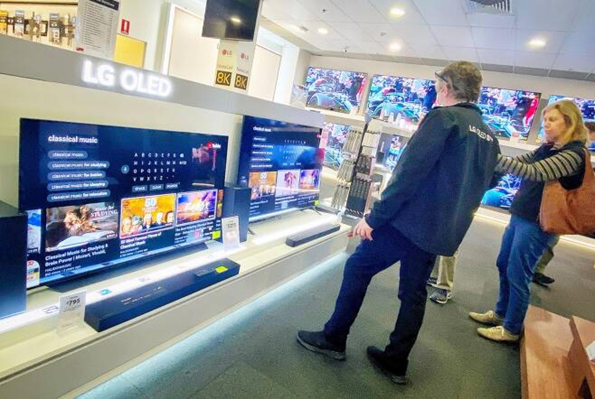 지난해 OLED 수출 109억달러 '역대 최대'… 올해 130억달러 간다