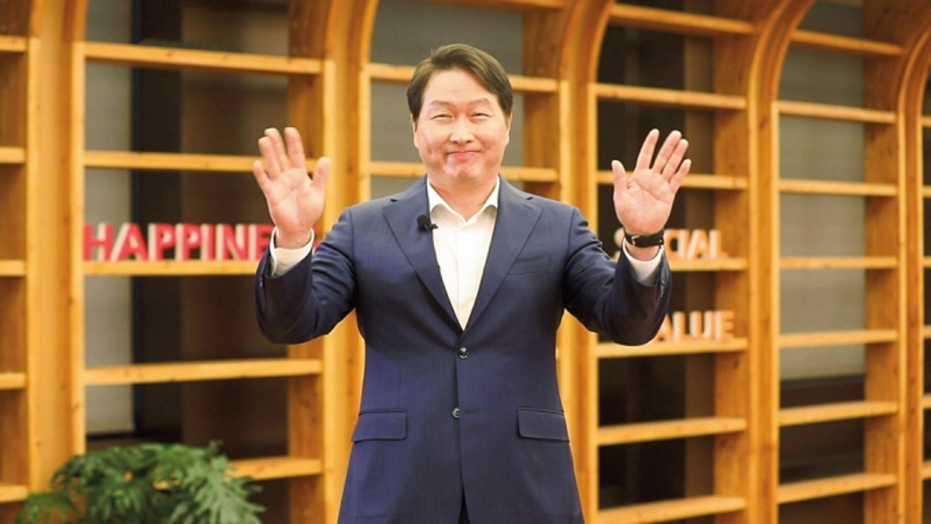[CEO인앤아웃] 'ESG 전도사' 최태원 SK 회장, 재계 대변인 되나