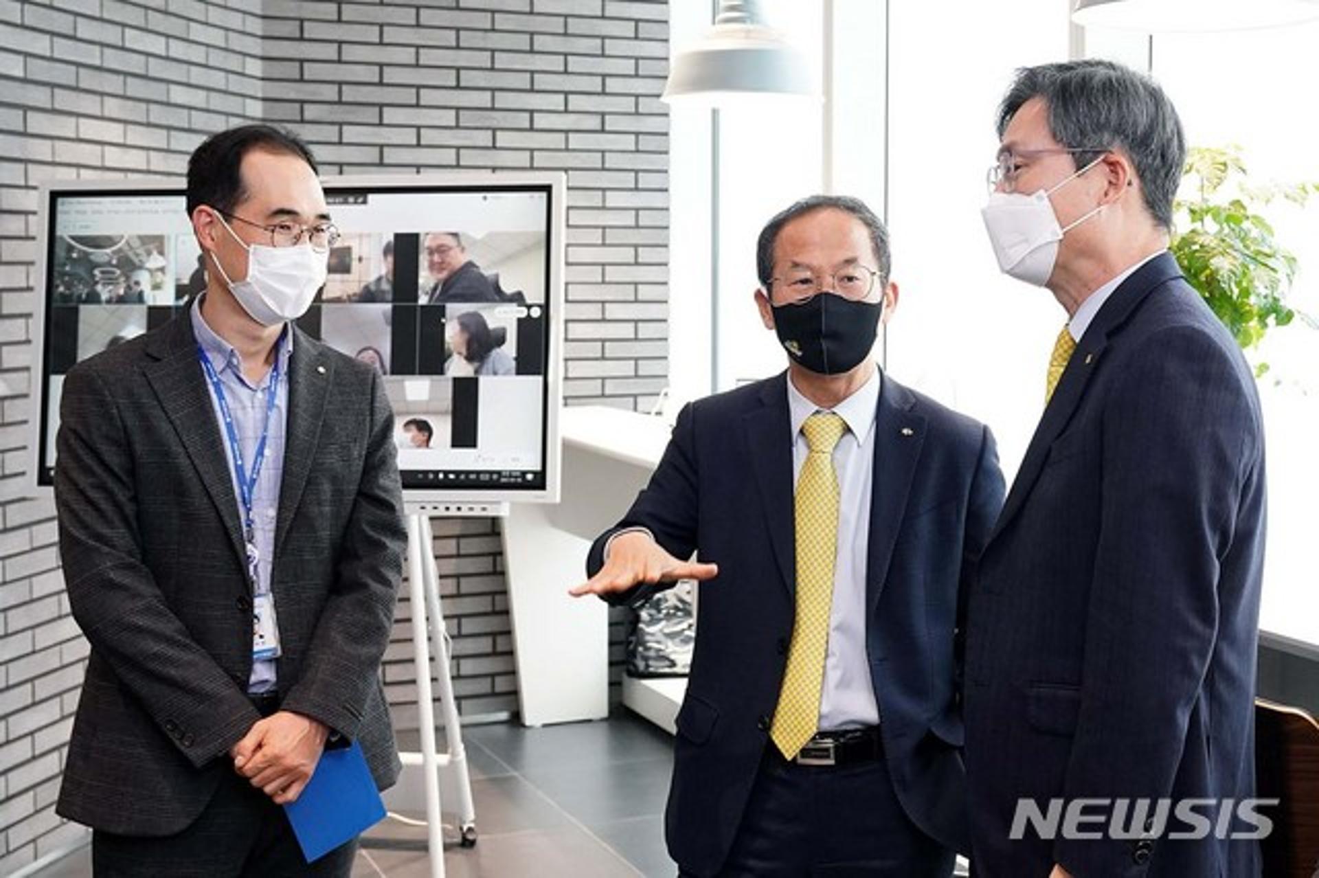 KB생명 통합 앞두고 푸르덴셜타워 달려간 양종희 부회장