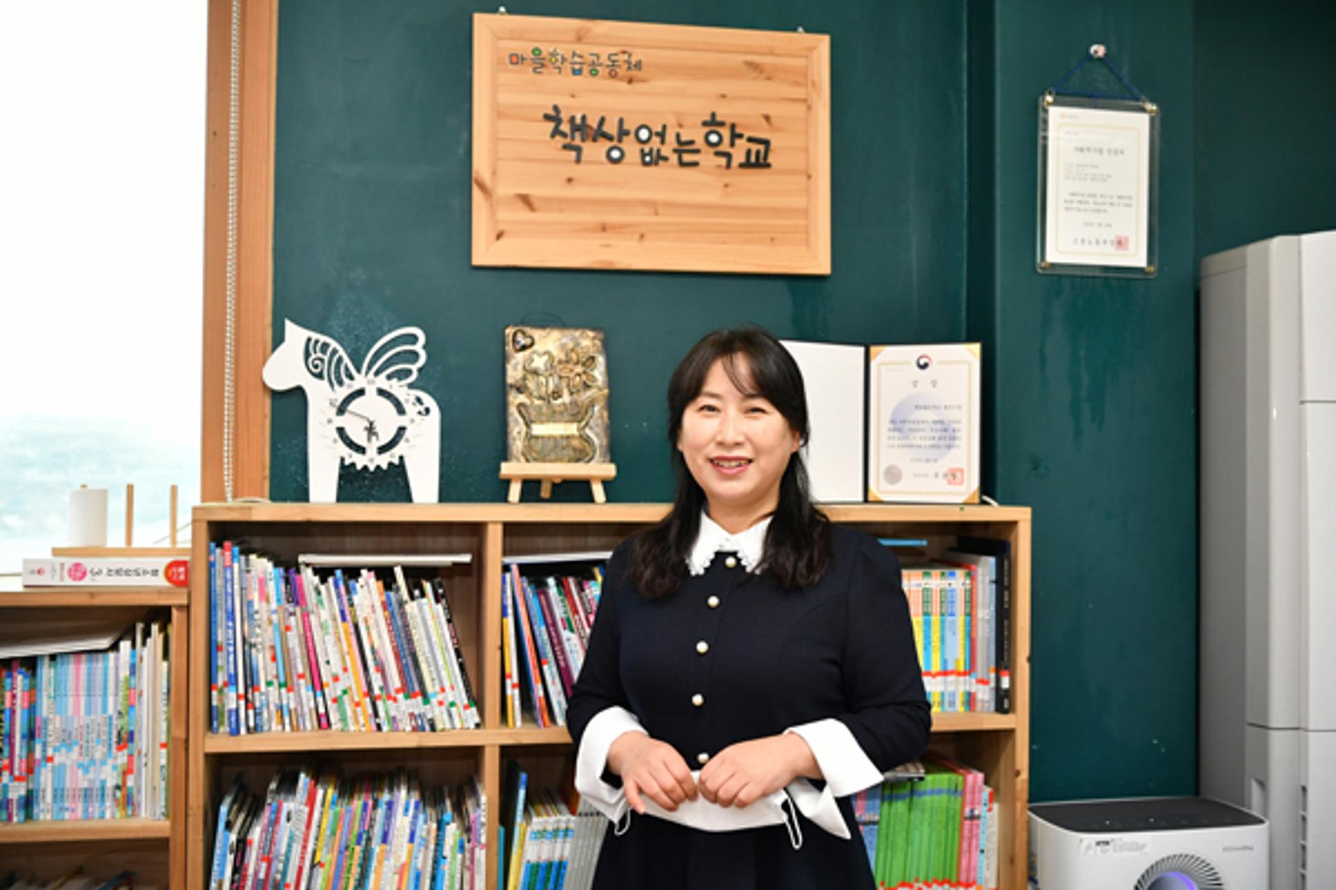 포천시 '책상없는학교', 아이들 꿈은 '쑥쑥'…노인들 희망은 '활짝'