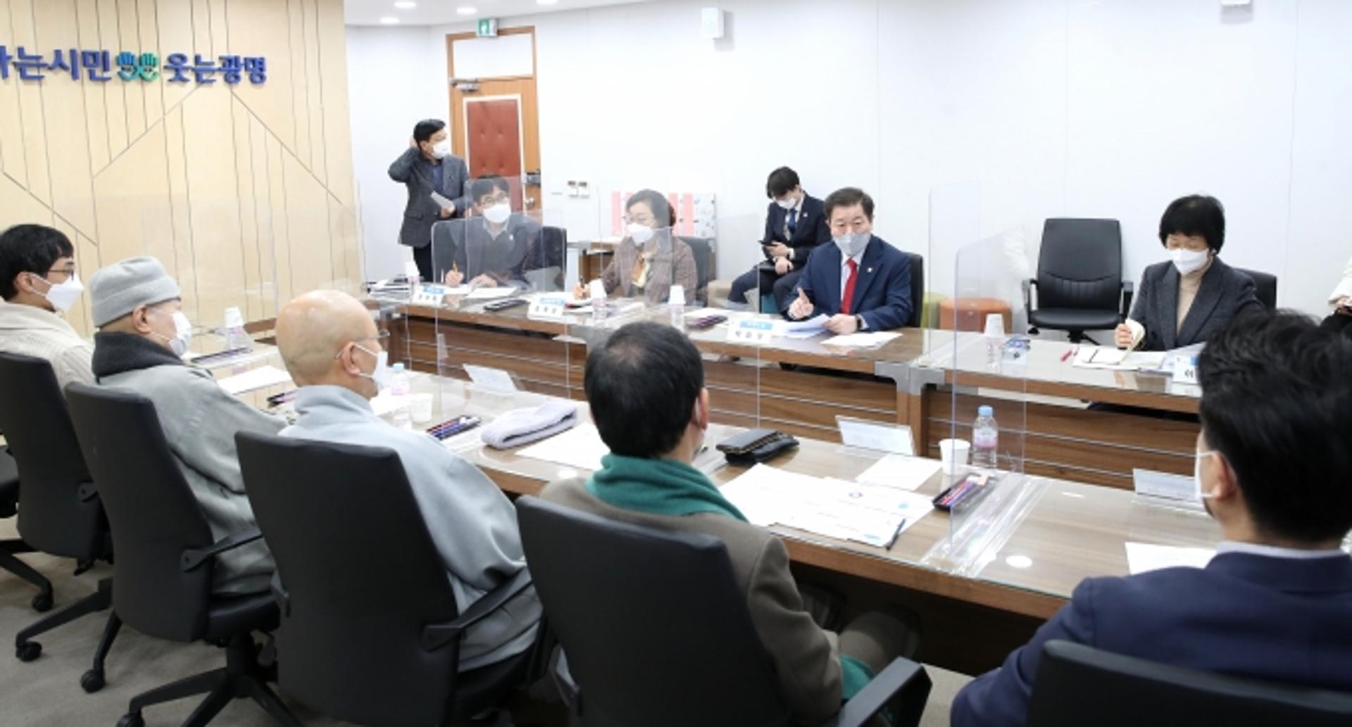 박승원 광명시장, "코로나19 지친 시민에게 희망의 메시지를" 종교계에 당부