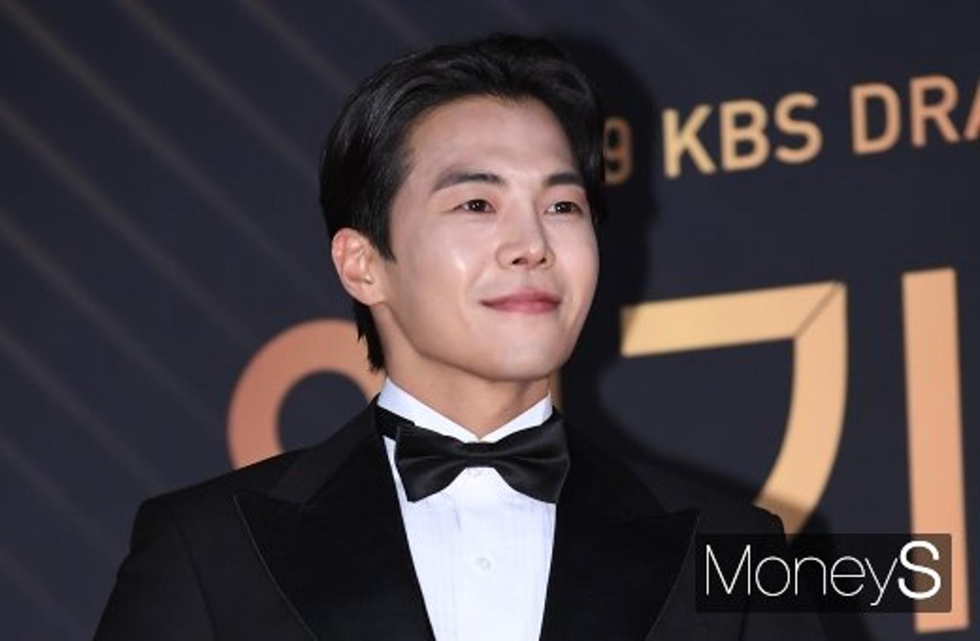 "반려동물 파양 부인않겠다"… 박은석 강아지 논란 일단락?