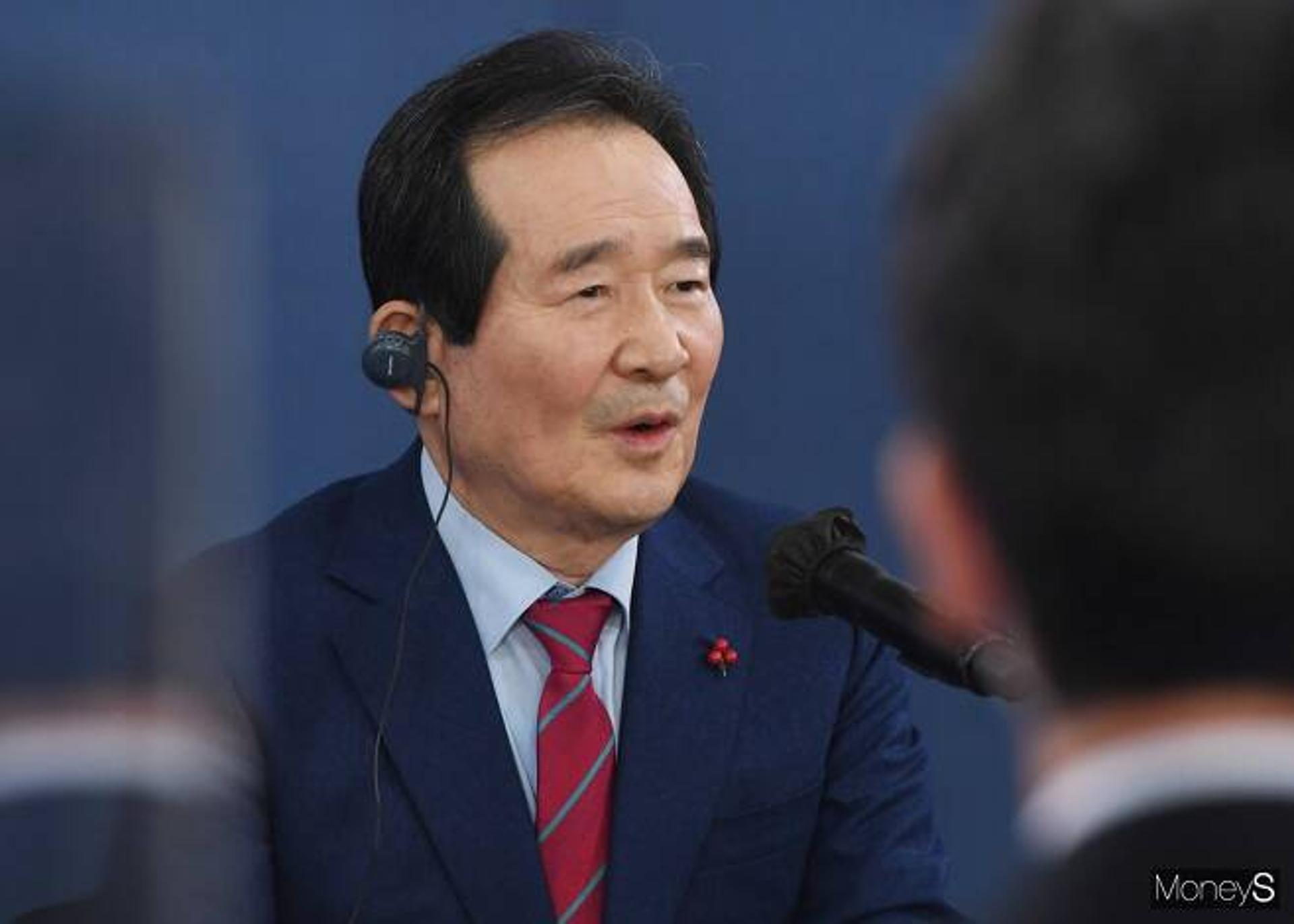 정총리, LG-SK '배터리 분쟁'에 쓴소리… “남 좋은 일만 시키는 것”
