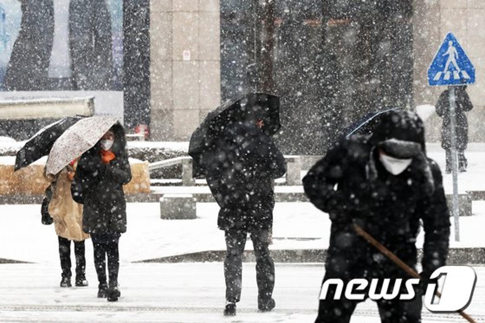 경기 전역 대설주의보…경기도, 긴급대책회의 열고 제설대비 상황 등 점검