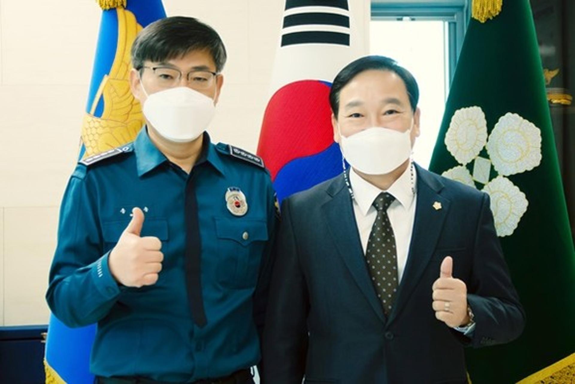 화성시의회, 설명절 앞두고 유관기관에 위문품 전달