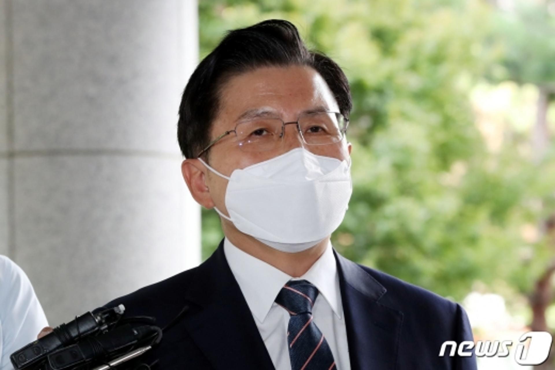 1년 만에 등장한 황교안 "최서원 존재, 사전에 몰랐다"