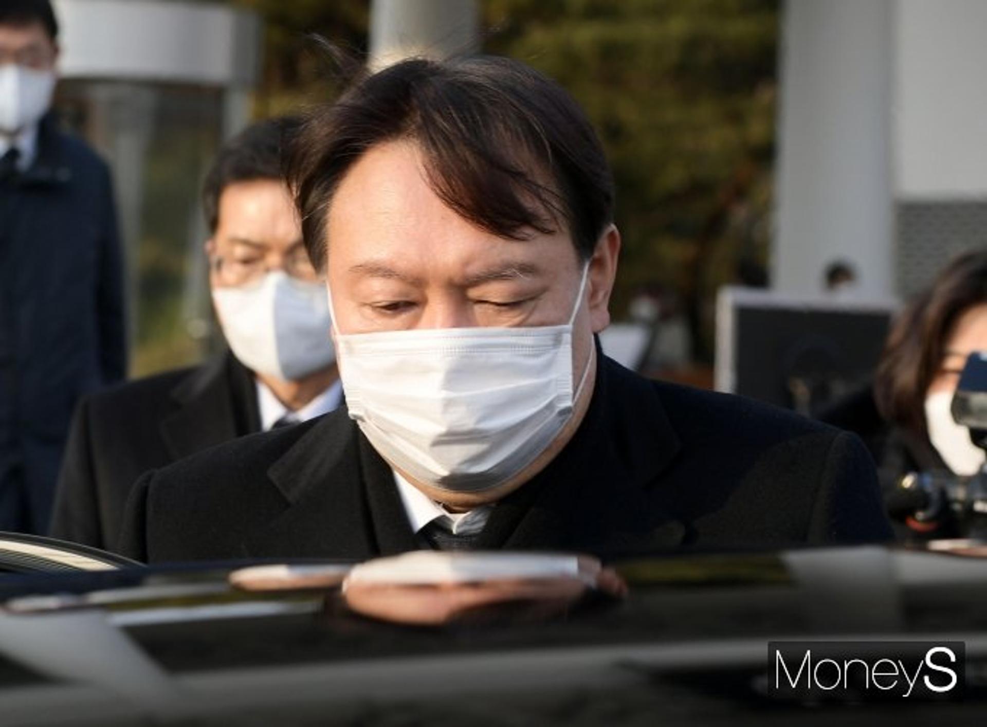 윤석열 '판사 사찰 의혹' 혐의 벗었다… 고검 감찰부 "혐의 없음"