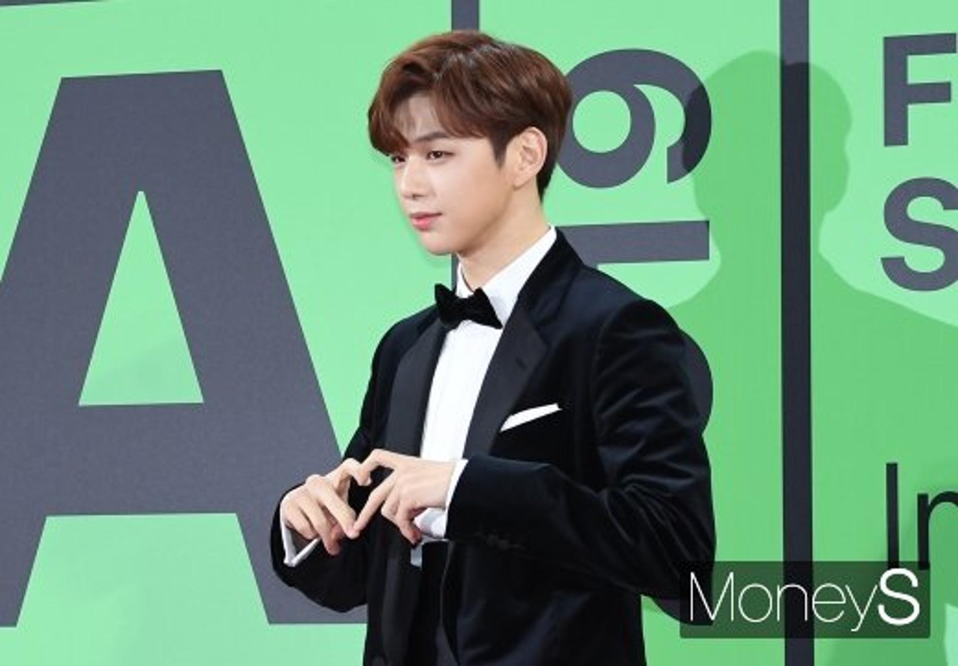 강다니엘 소속사 어디… '클라쓰' 다른 복지 끝판왕?