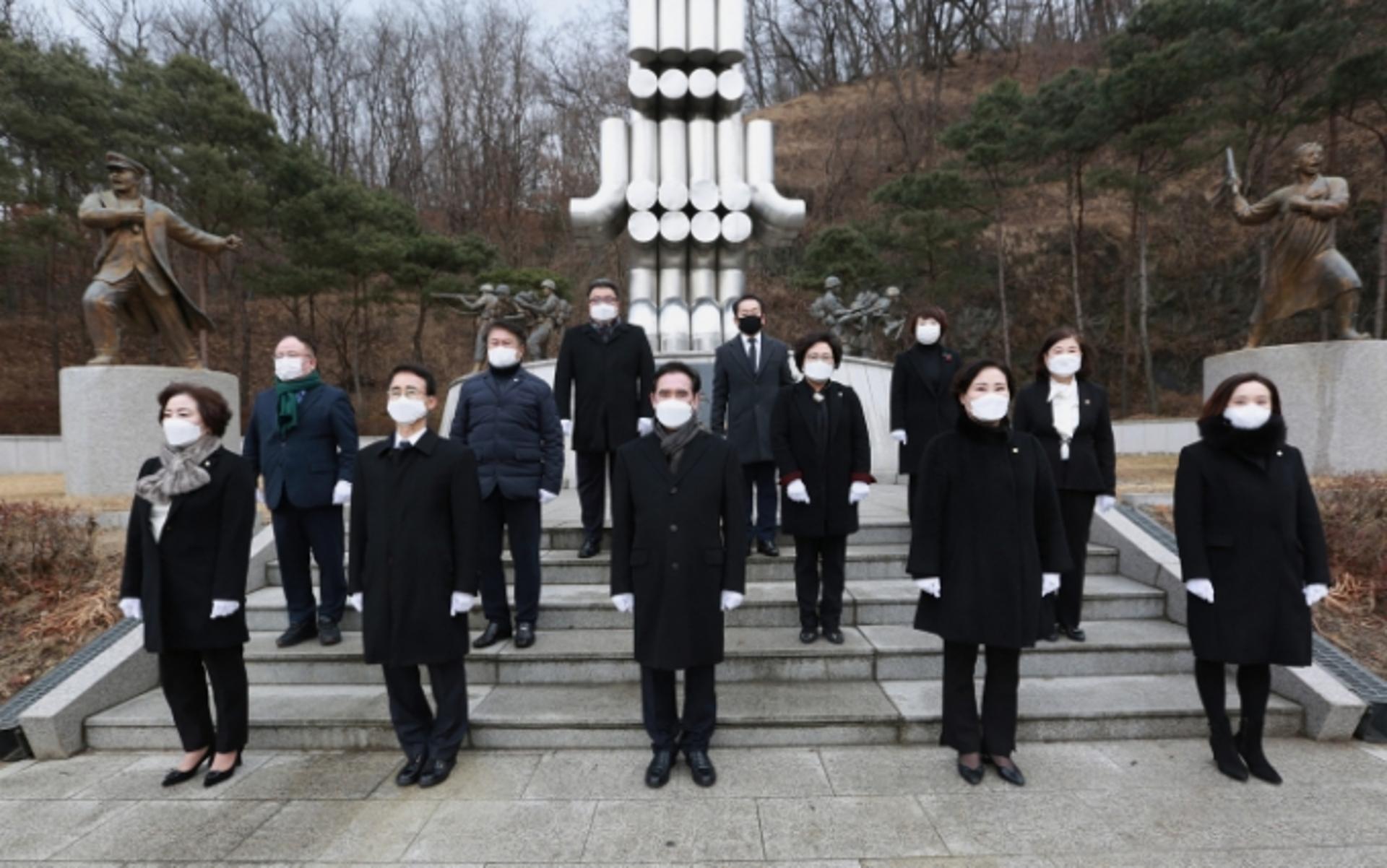 의정부시의회, 2021년 신년 현충탑 참배