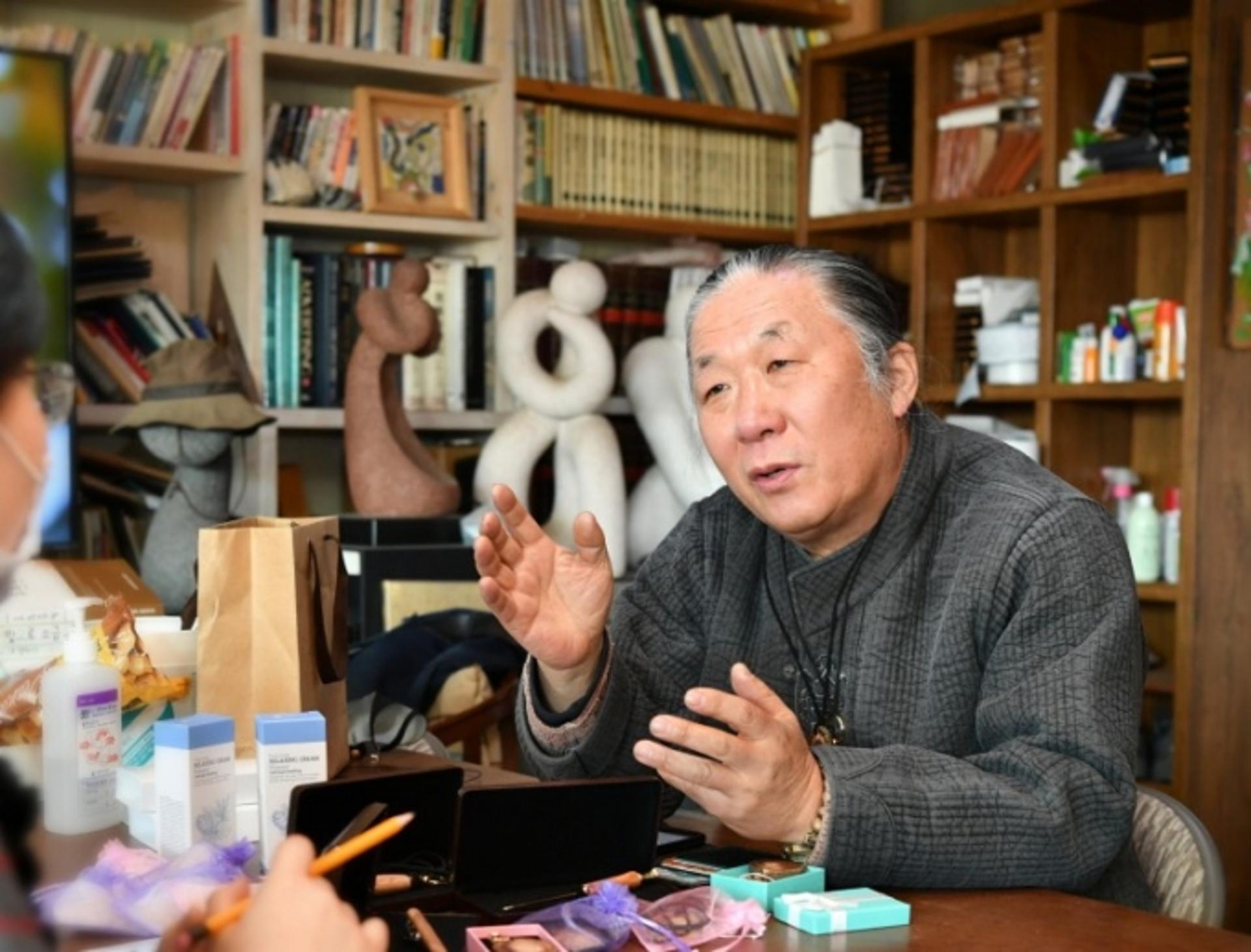 [이사람] 잣나무관솔 연구 대가 윤순권 대표