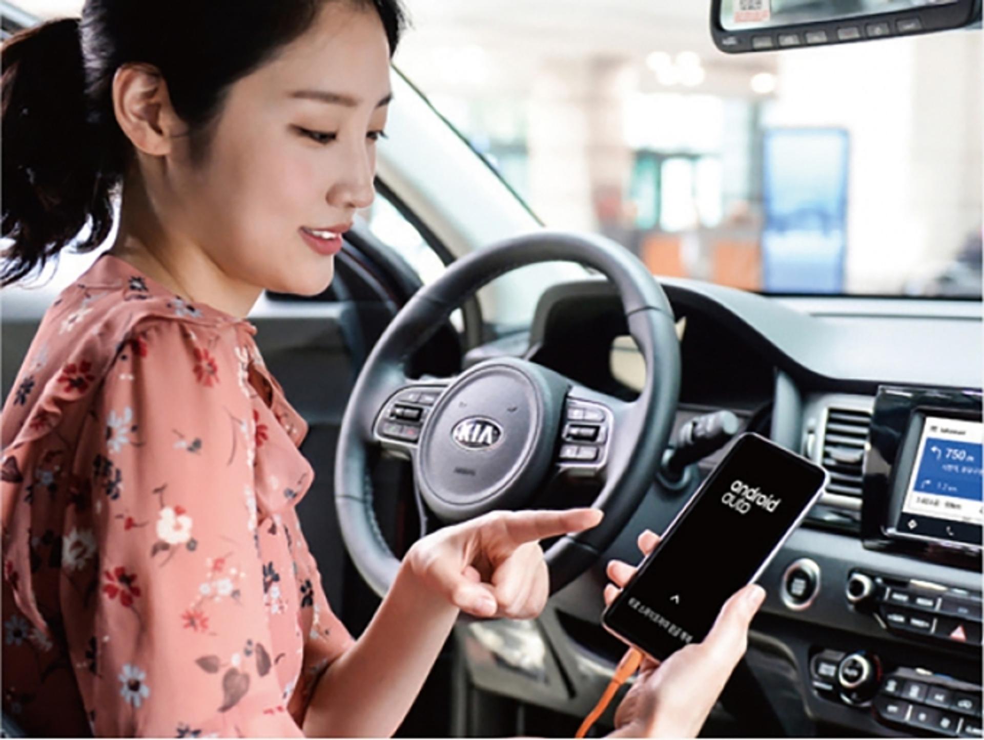 [박찬규의 1단기어] 내 車 속으로 들어온 스마트폰