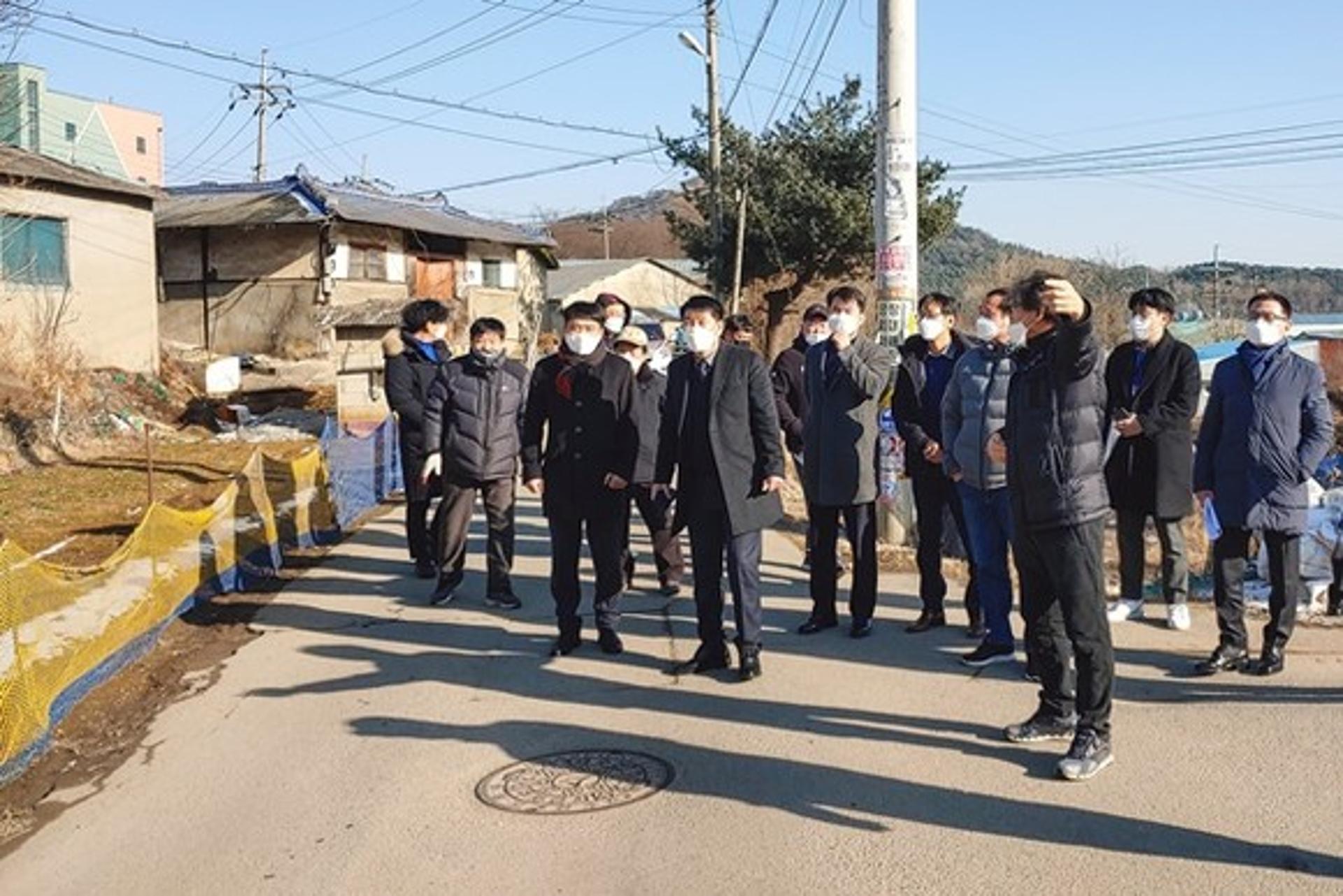화성시의회 도시건설위, 아주레미콘 이전 관련 민원현장 방문