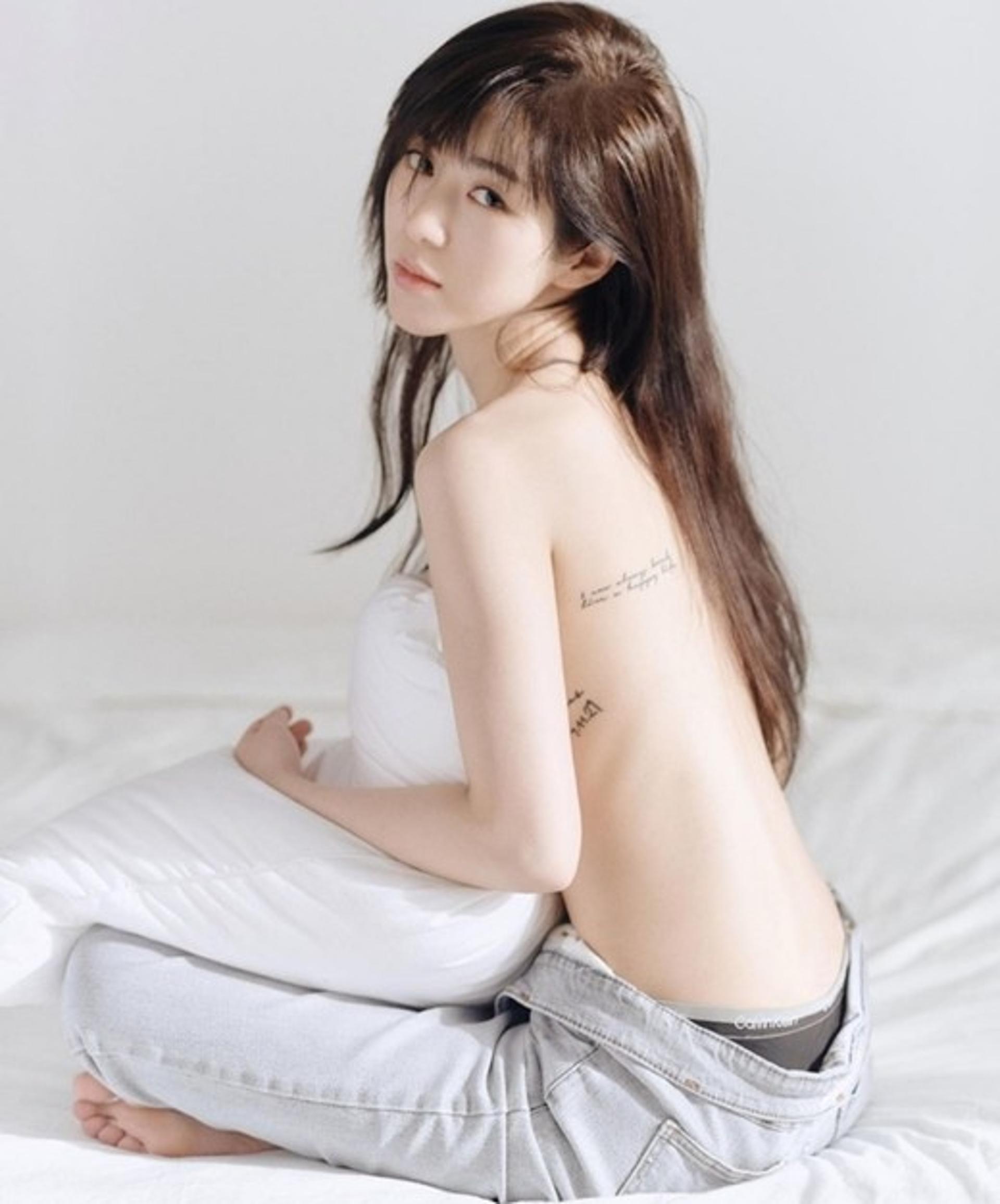 "너무 마른 거 아냐?"… 권민아 상반신 노출 '충격'