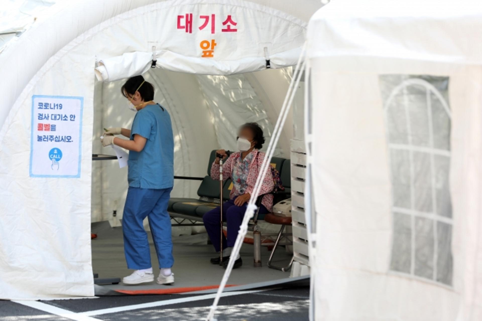 복지부 공무원, 코로나19 확진 "중수본 소속 아냐"