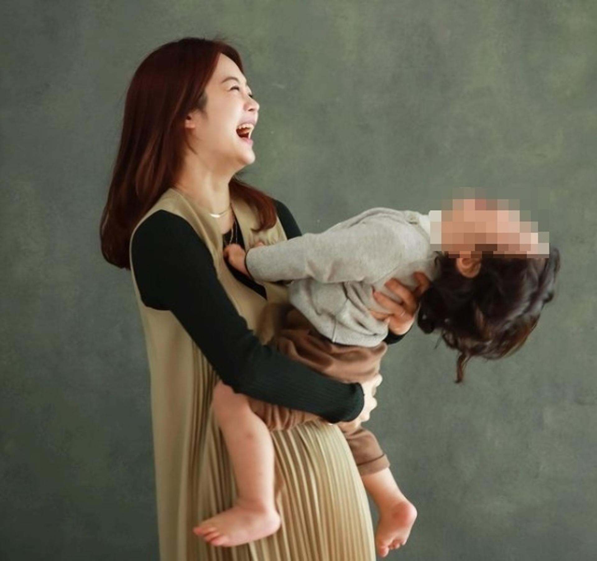 '이혼' 채림 심경 "방송 노출?아직은 감당 안돼"