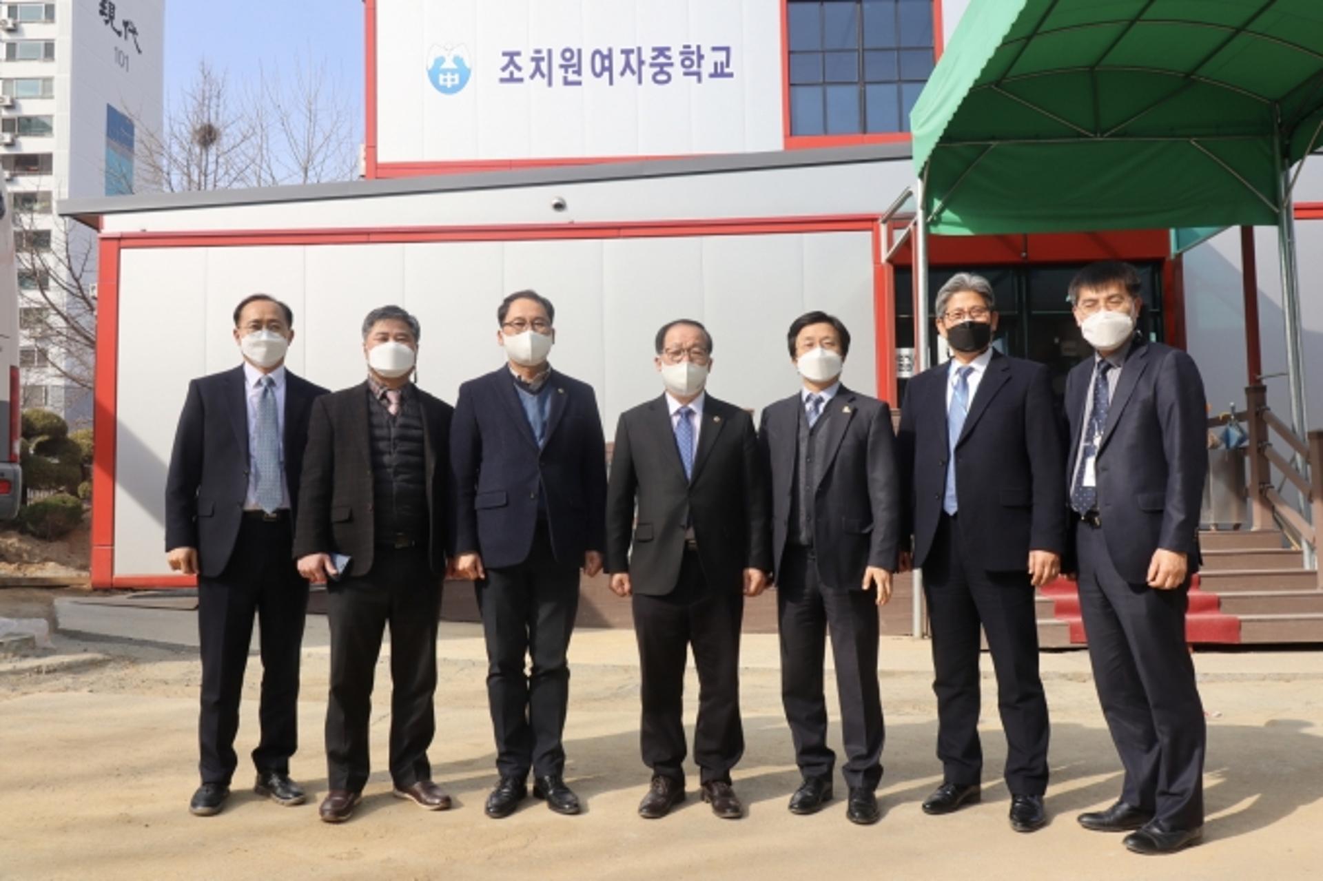경기도의회 교육행정위원회, 모듈러 공법 임시교사 현장방문·활용방안 모색