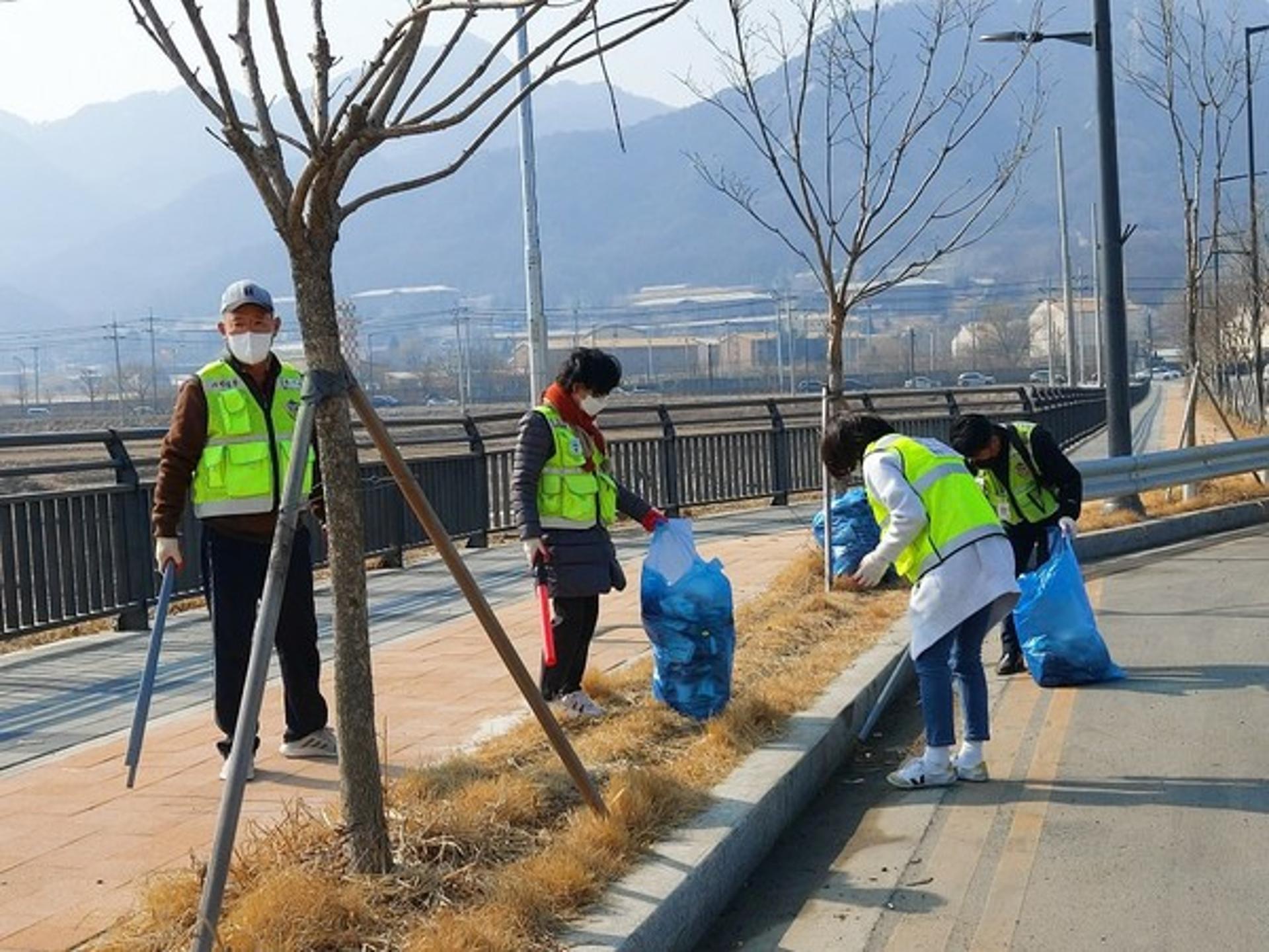 의정부시 송산권역, 이동식 스마트 경고판 설치 등 깨끗한 거리 조성