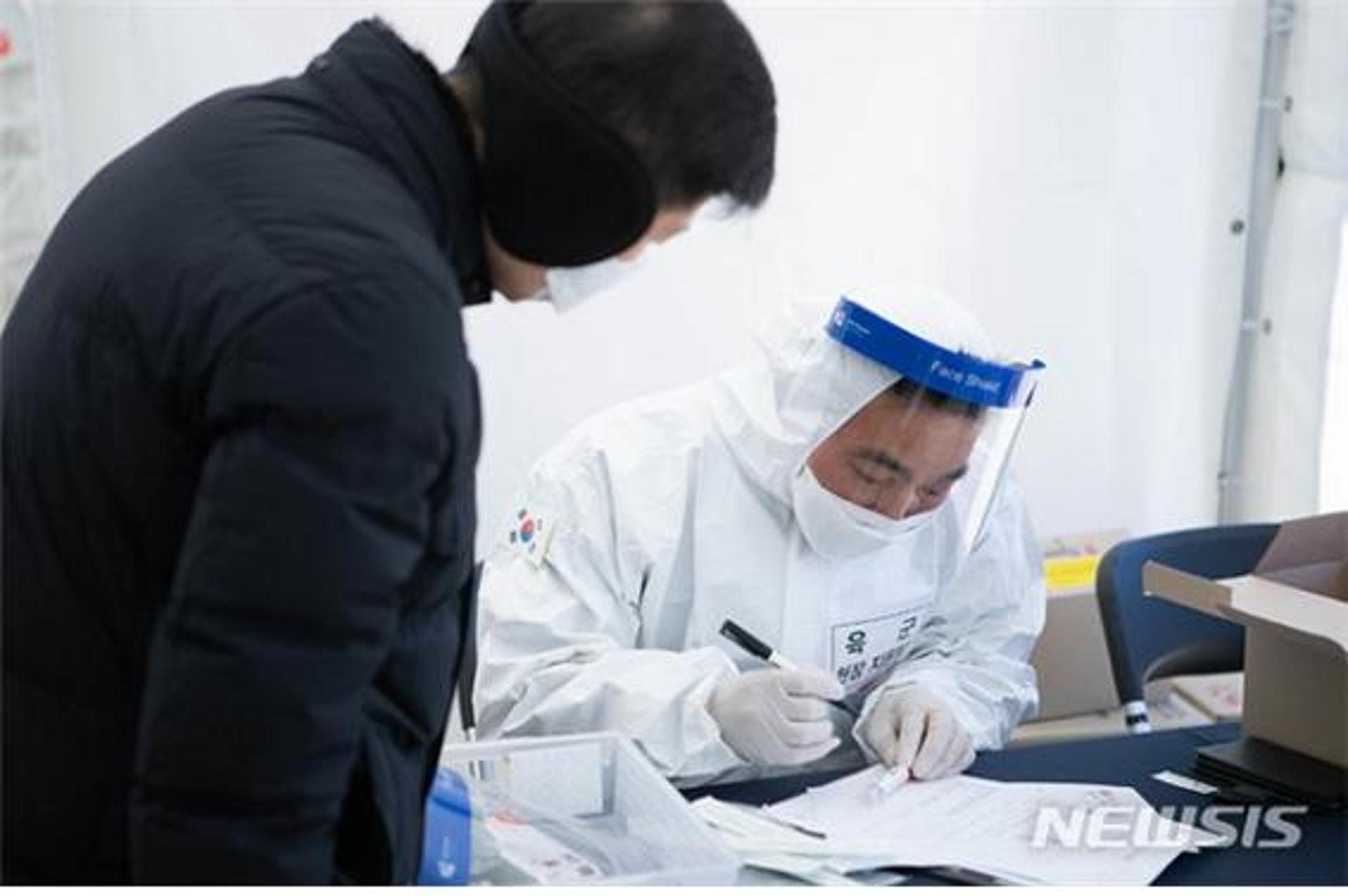 역학조사 방해했다간 '징역 3년'… 새치기접종은 벌금 200만원