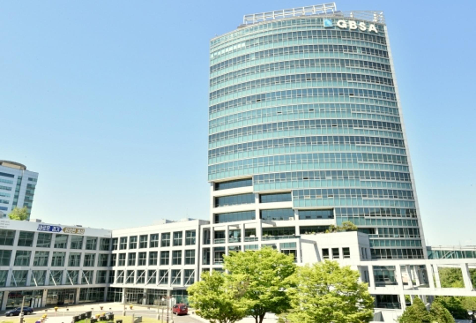 "코로나19 경제위기 극복 위해 정부 재정지출 확대 필요"