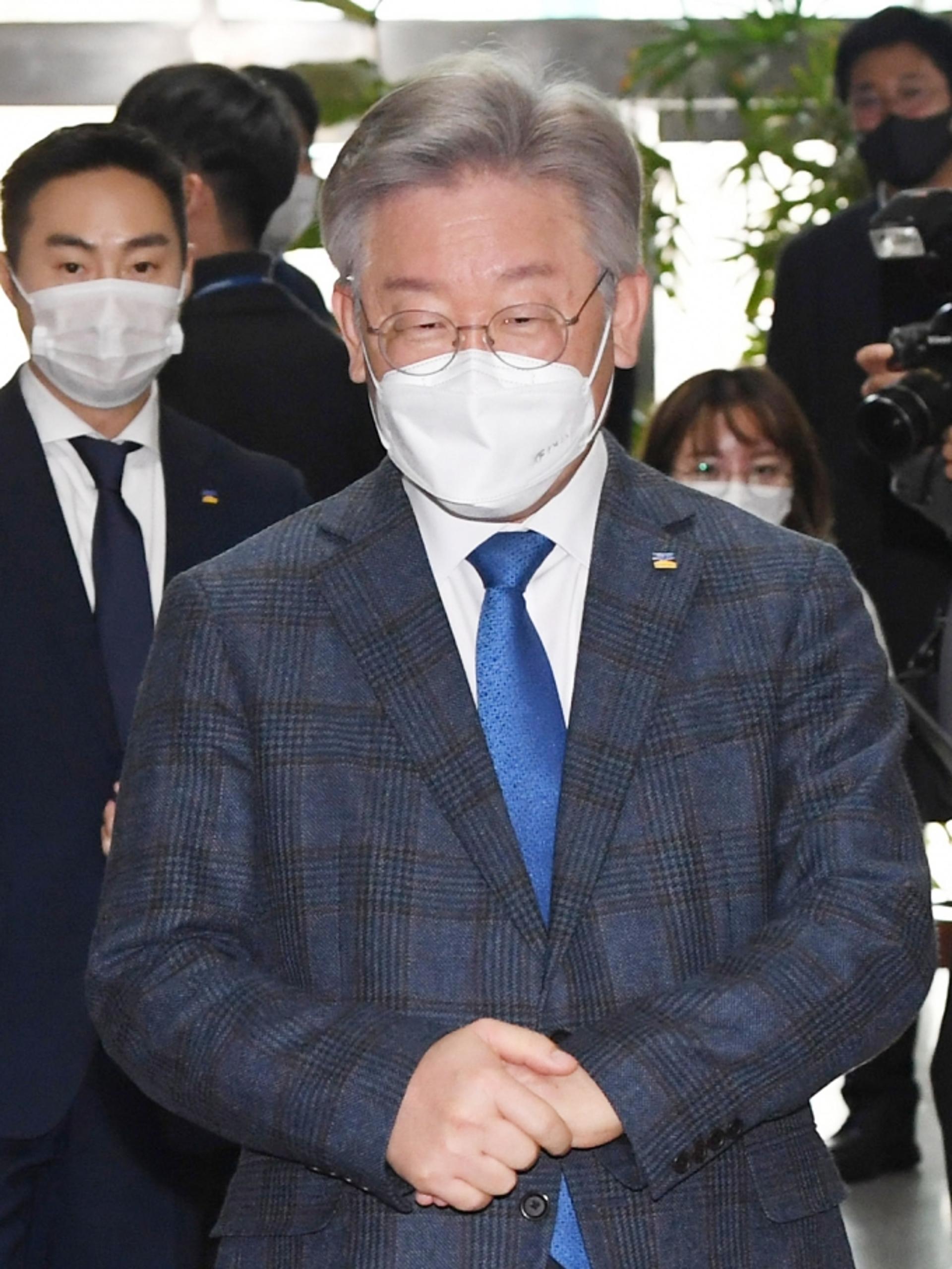 이재명,  'LH 사태'에 "재기 불가능할 정도로 엄정 책임 물어야"