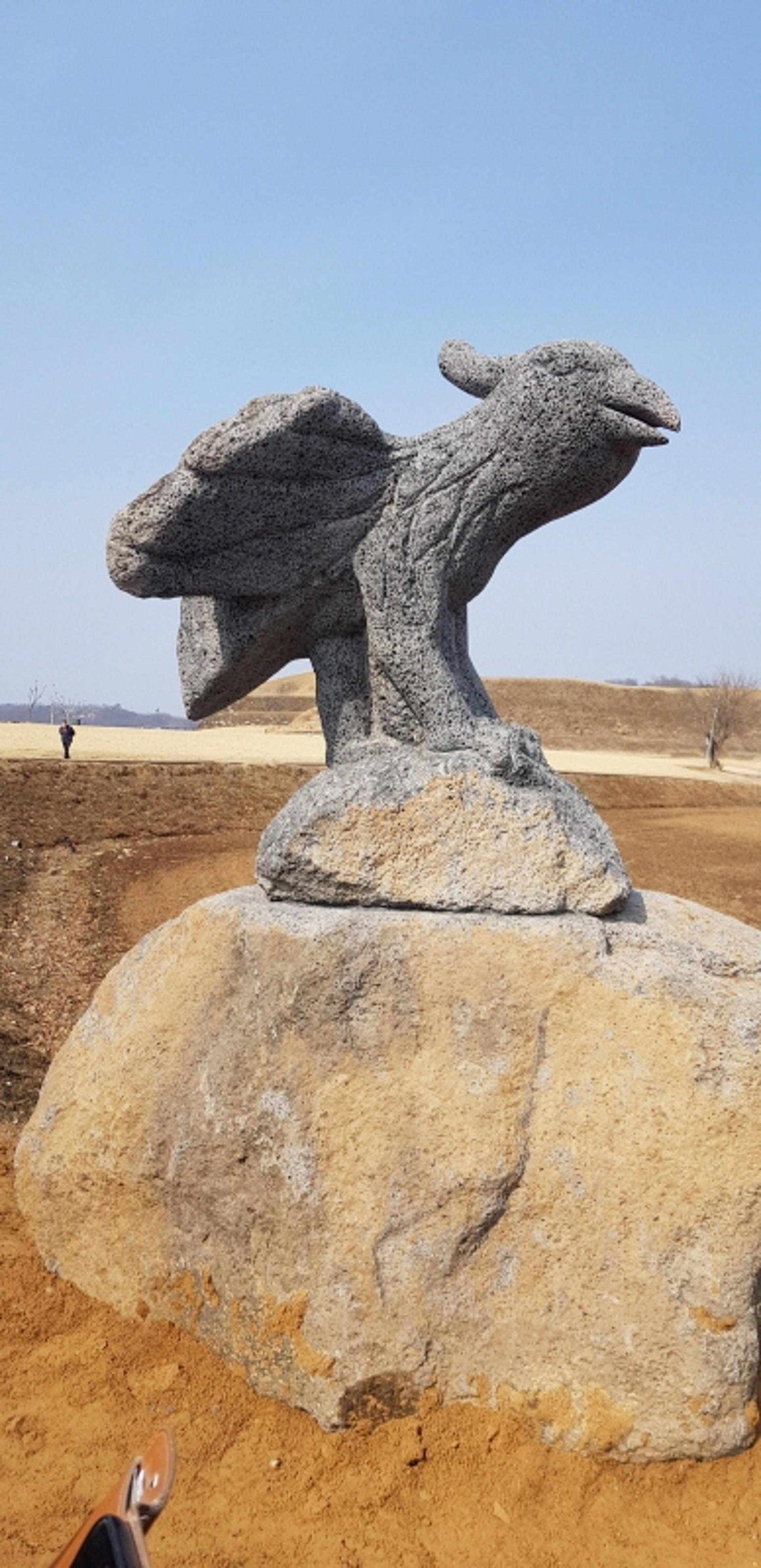 연천군, 호로고루 삼족오 석상 제작
