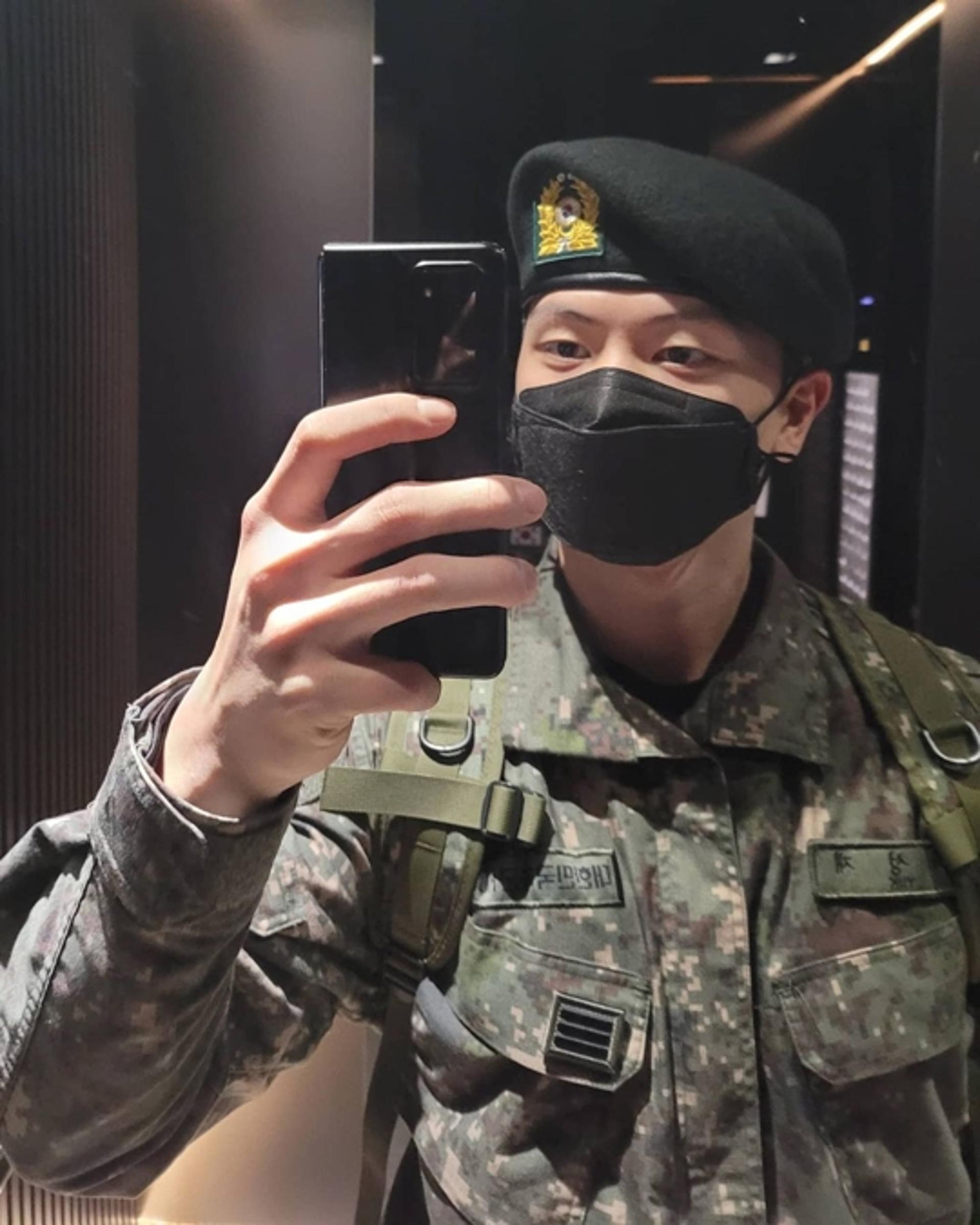 '군복무' 육성재 근황 보니… '훈훈+늠름'